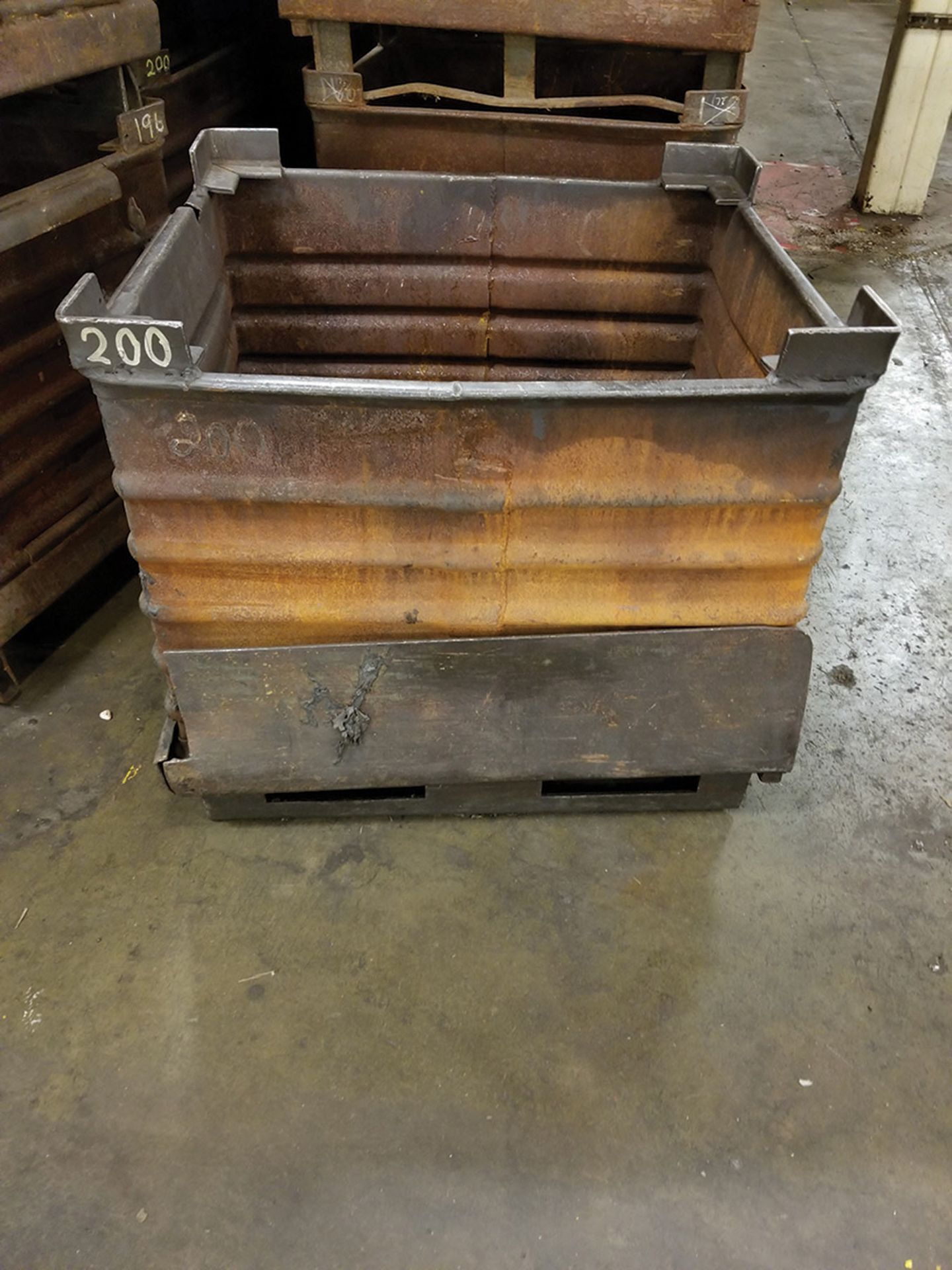 (160) 23- 26'' X 25-29'' X 16-20'' DEEP DUMPING STEEL PARTS BINS; SOME VARYING SIZES WITHIN COUNT - Image 4 of 6