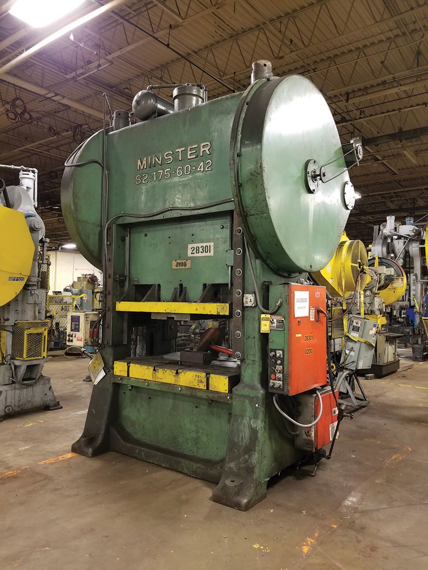 MINSTER 175-TON OBI PRESS, 42'' X 5' T-SLOTTED BOLSTER, 42'' X 5' RAM, 8'' SLIDE STROKE, 12'' - Image 3 of 4