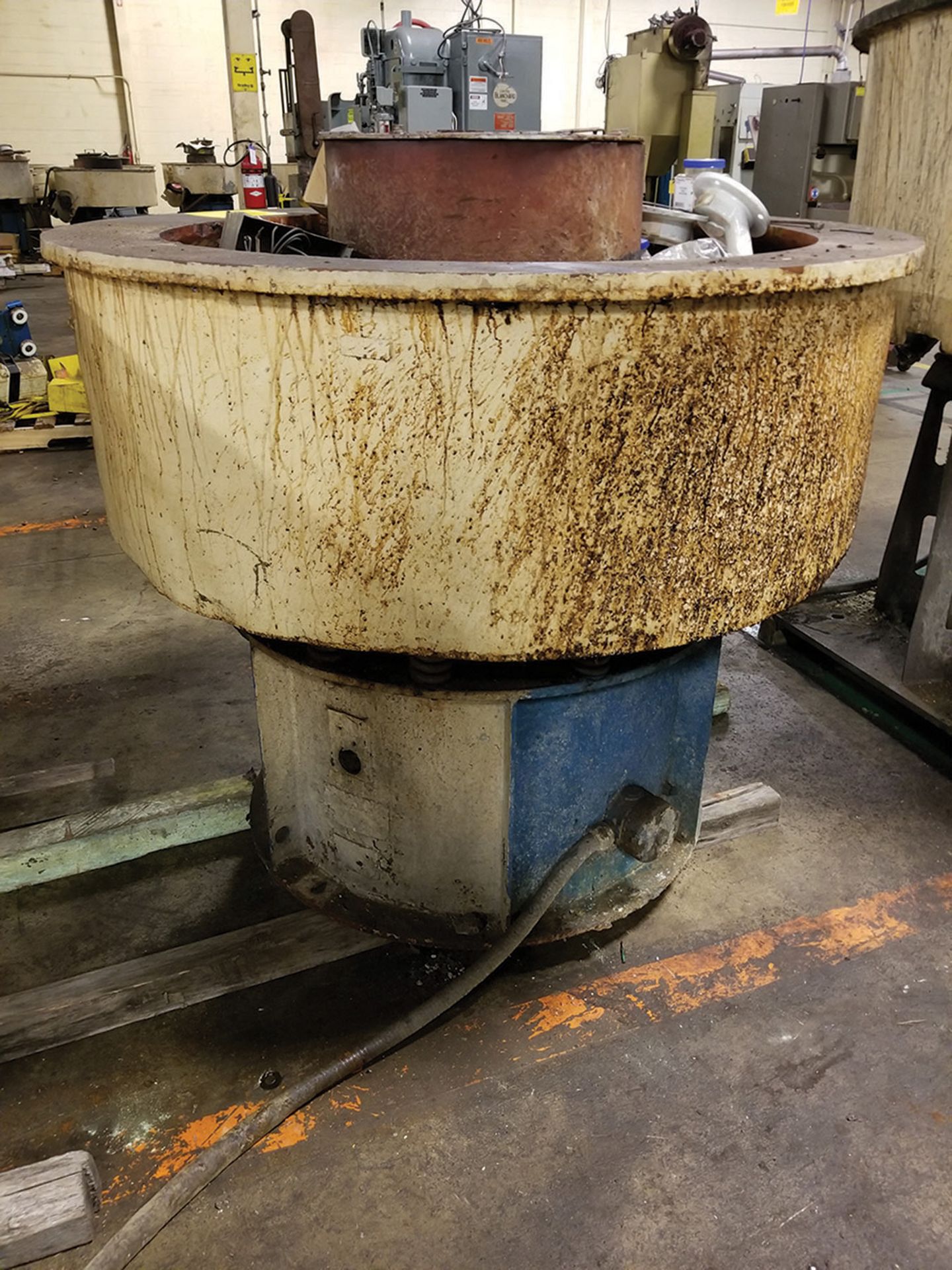 ROSLER VIBRATORY BOWL FINISHER; 5.75'' LIP, 38'' X 14'' ***$50.00 RIGGING FEE***