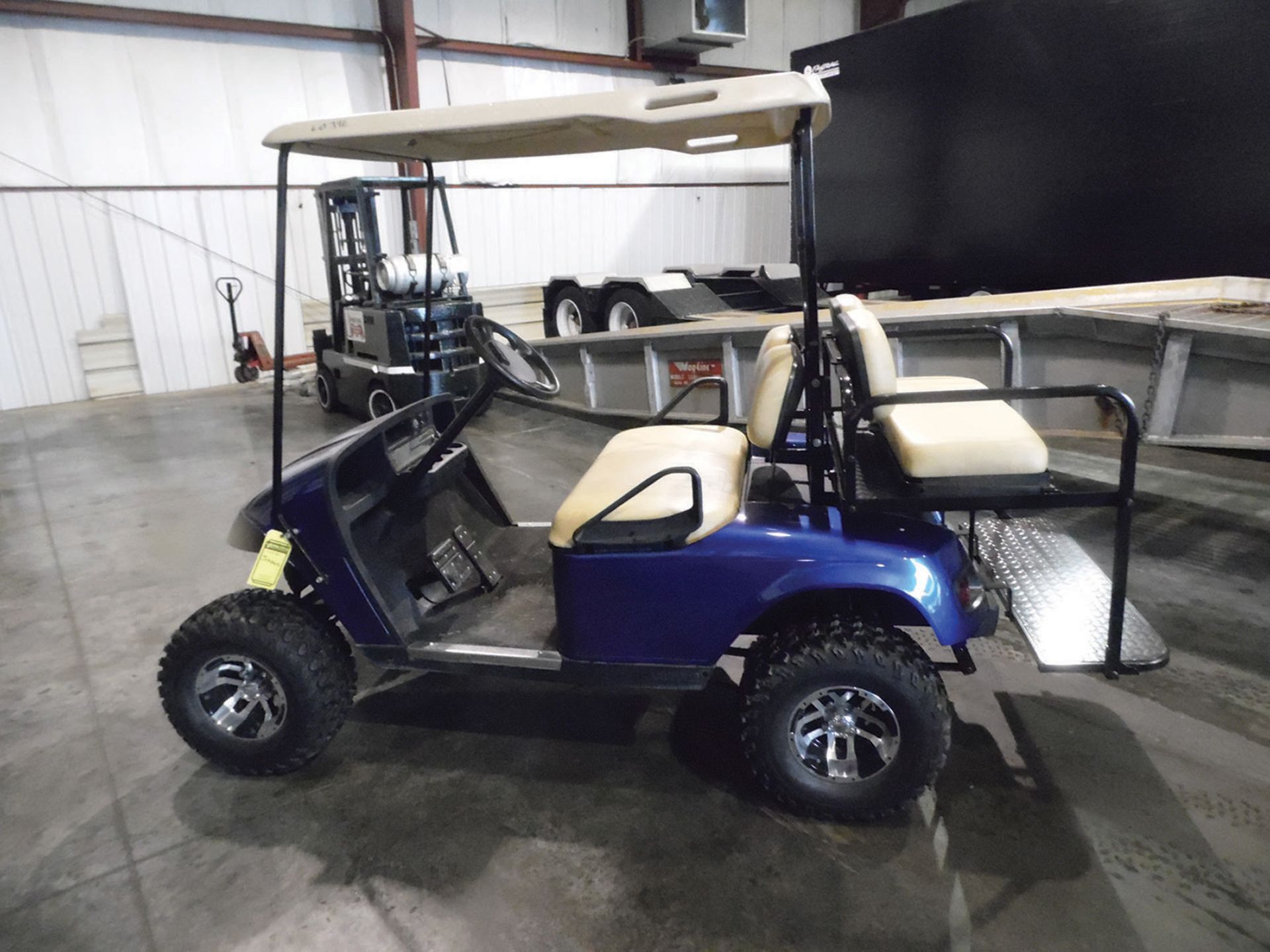 2010 EZGO 36-VOLT 4 PERSON GOLF CART