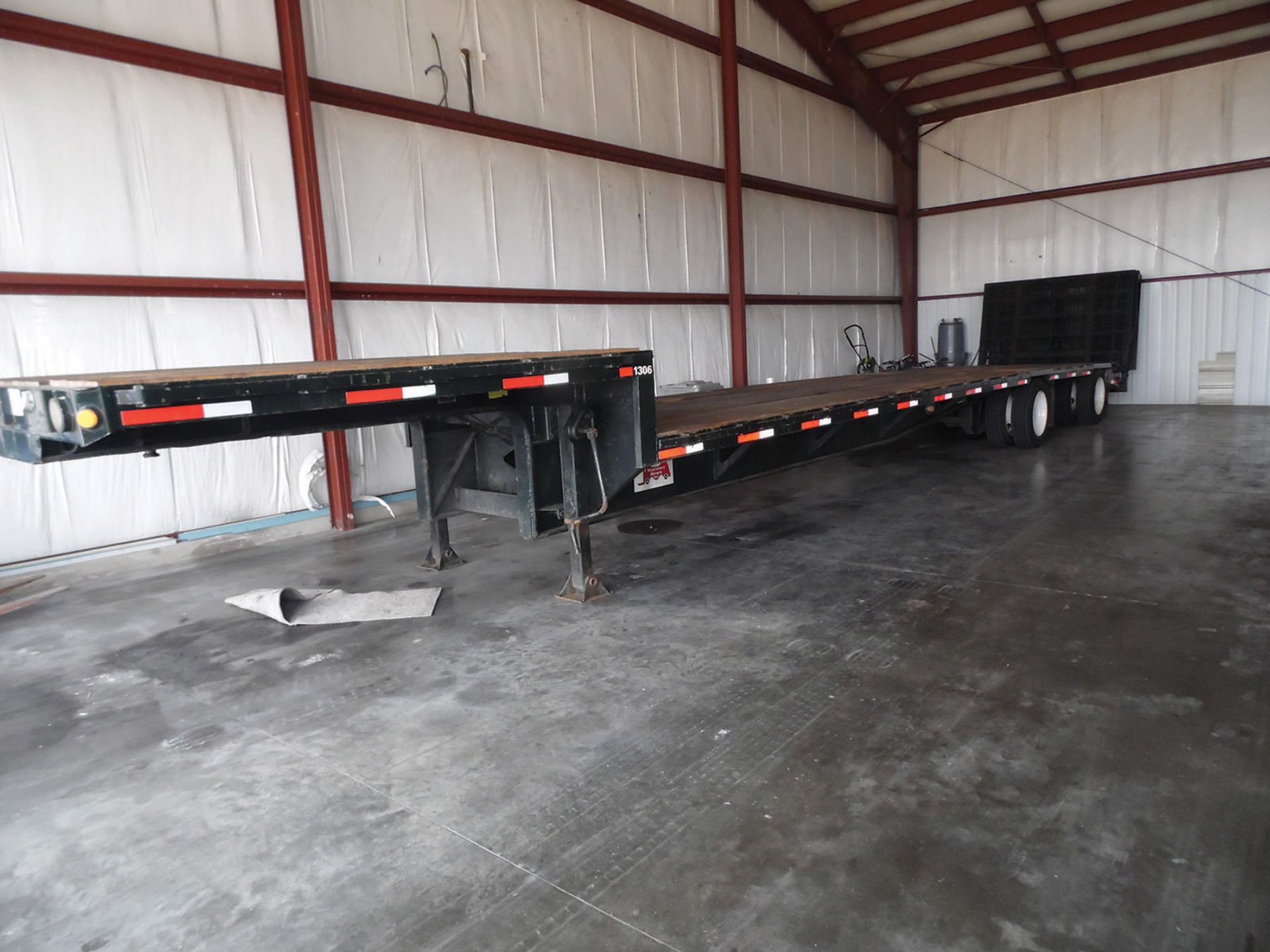 1995 FONTAINE 48' T/A SPREAD AXLE DROP DECK TRAILER; 40 TON HYDRAULIC FOLDING DOVE TAIL RAMP,