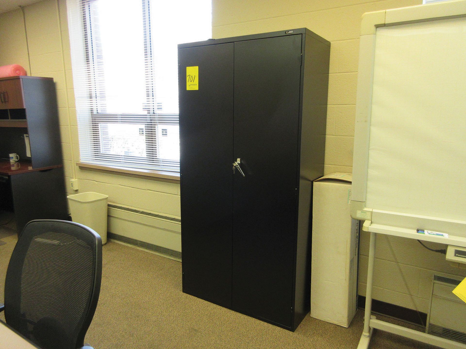 (3) CORNER DESKS, (3) CHAIRS, (1) LATERAL CABINETS, (1) 2-DOOR CABINET, PLANAR MONITOR, AND HP - Image 4 of 4