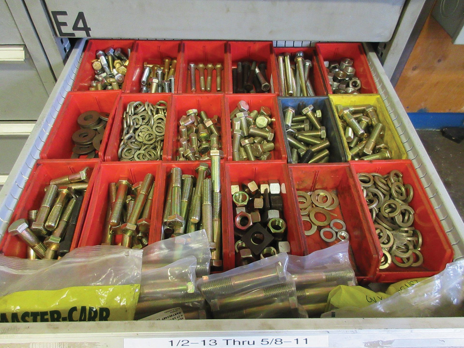 STOR-LOC 9-DRAWER CABINET WITH CONTENTS; TUB FITTINGS, COMPRESSION FITTINGS, AND NUTS & BOLTS - Image 4 of 6