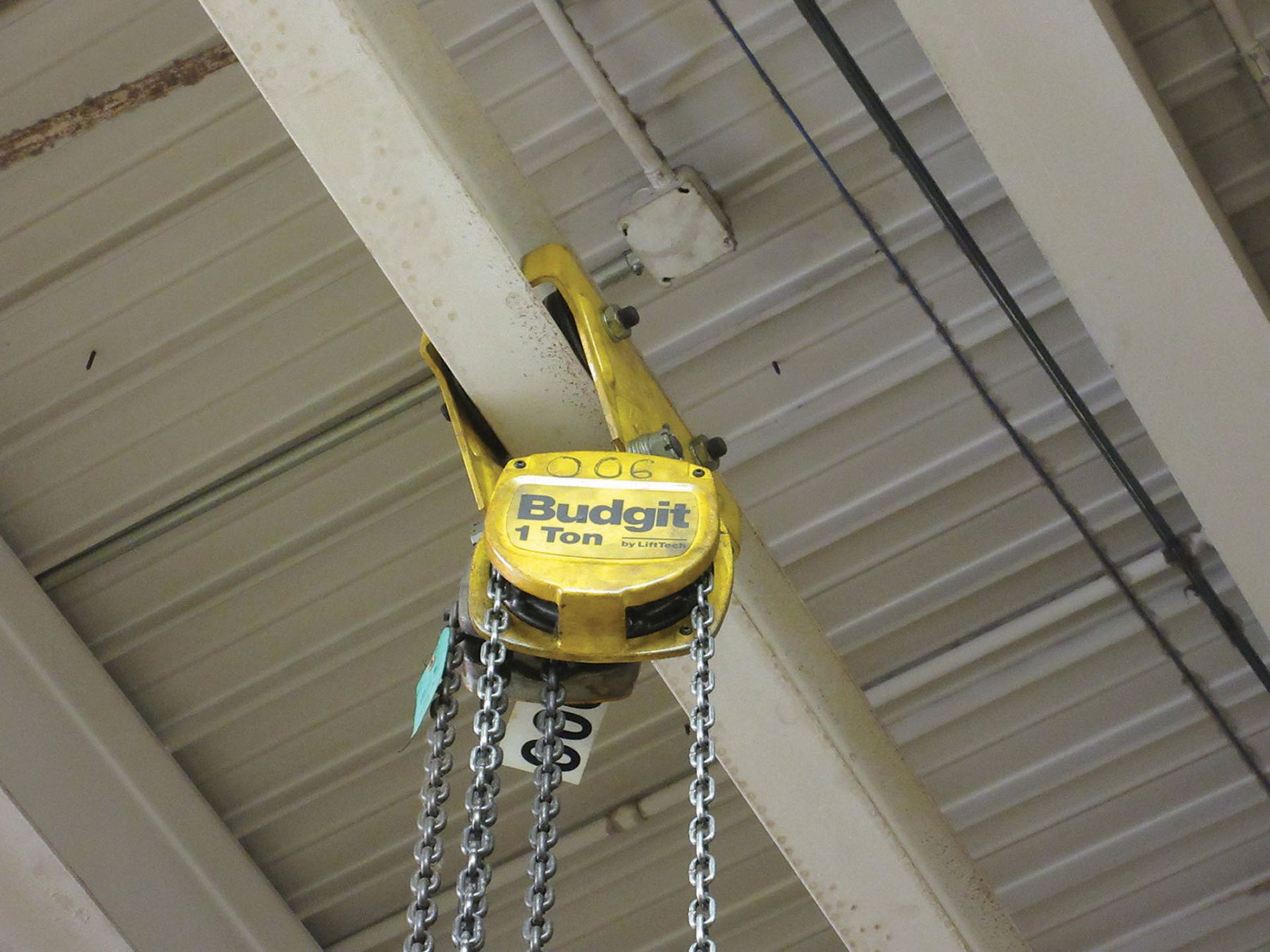 BUDGIT 1-TON MANUAL CHAIN HOIST