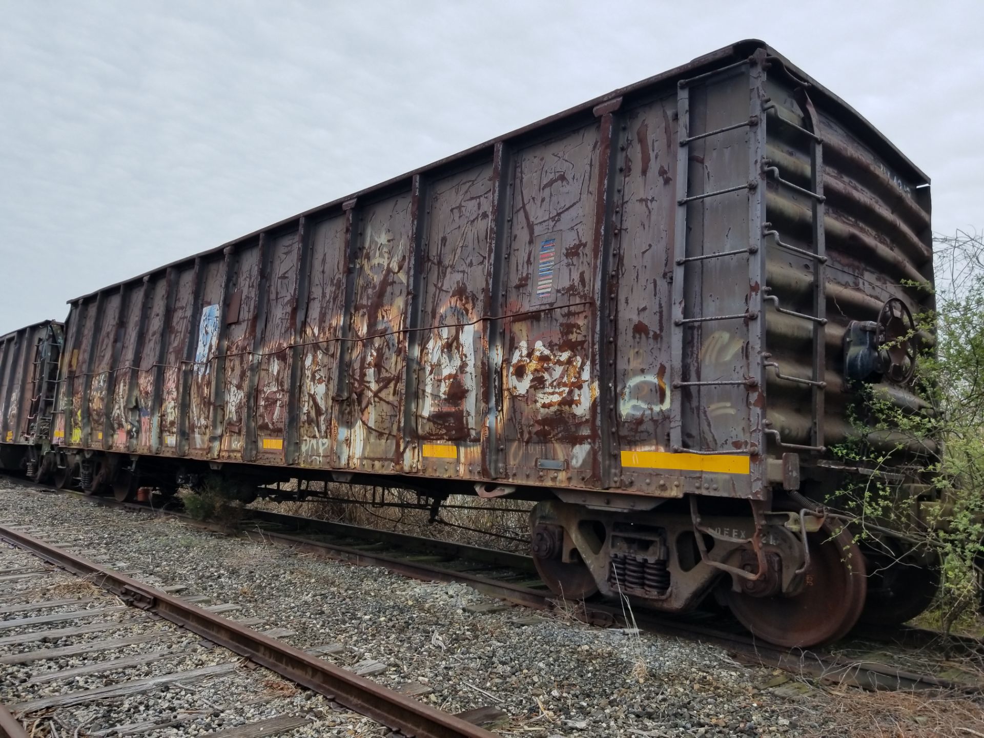 LOT 5 - (X 4) HIGH-SIDED GONDOLA RAIL CARS CAPE MAY, NJ) (5-1) 1985 SRXX 4316 HIGH-SIDED GONDOLA - Image 7 of 15