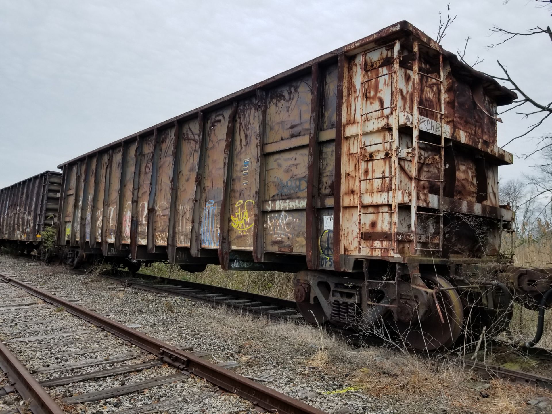 LOT 5 - (X 4) HIGH-SIDED GONDOLA RAIL CARS CAPE MAY, NJ) (5-1) 1985 SRXX 4316 HIGH-SIDED GONDOLA - Image 11 of 15