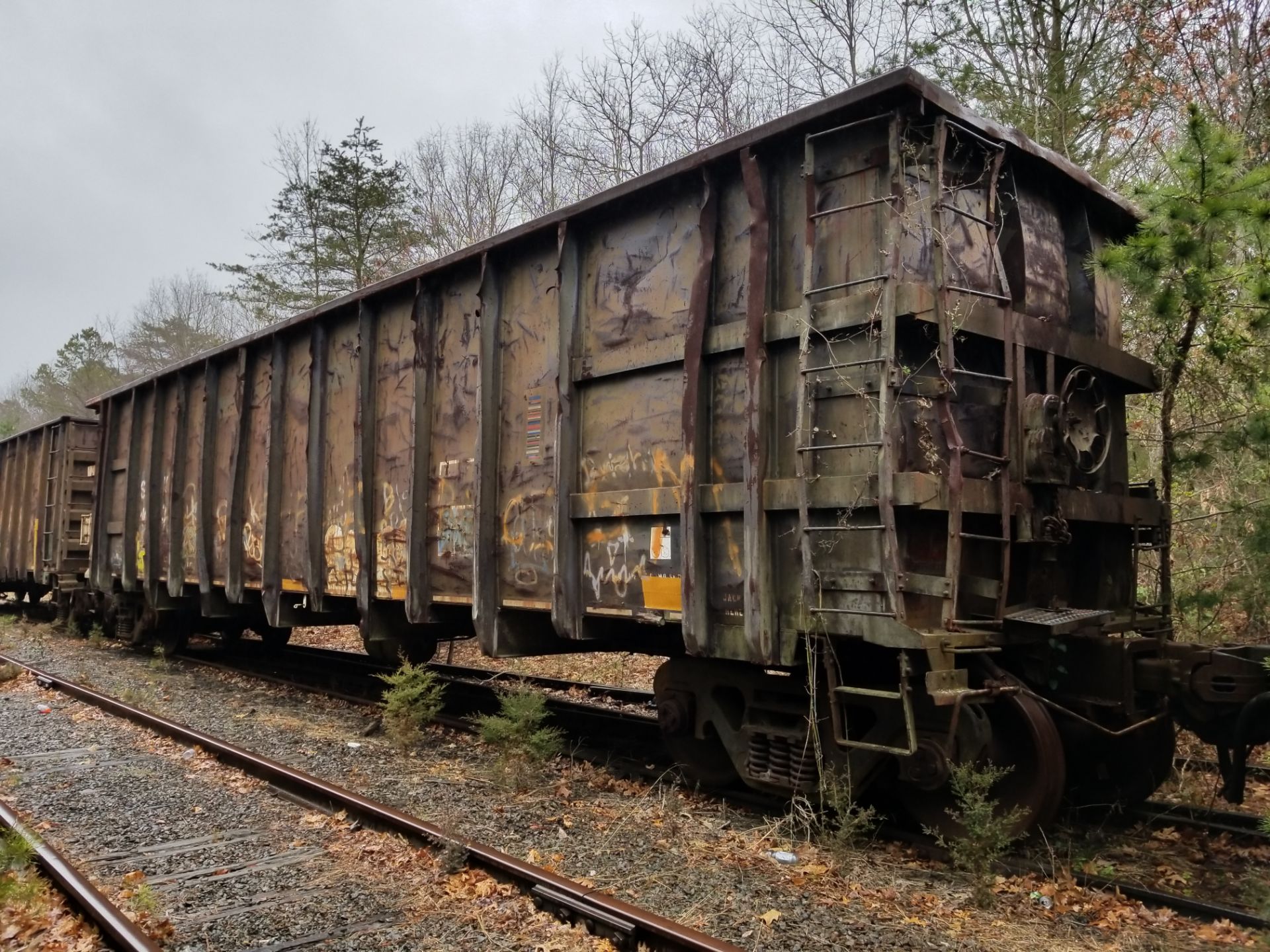 LOT 11 - (X 6) HIGH-SIDED GONDOLA RAIL CARS (DENNISVILLE, NJ) (11-1) 1984 SRXX 4130 HIGH-SIDED - Image 9 of 29