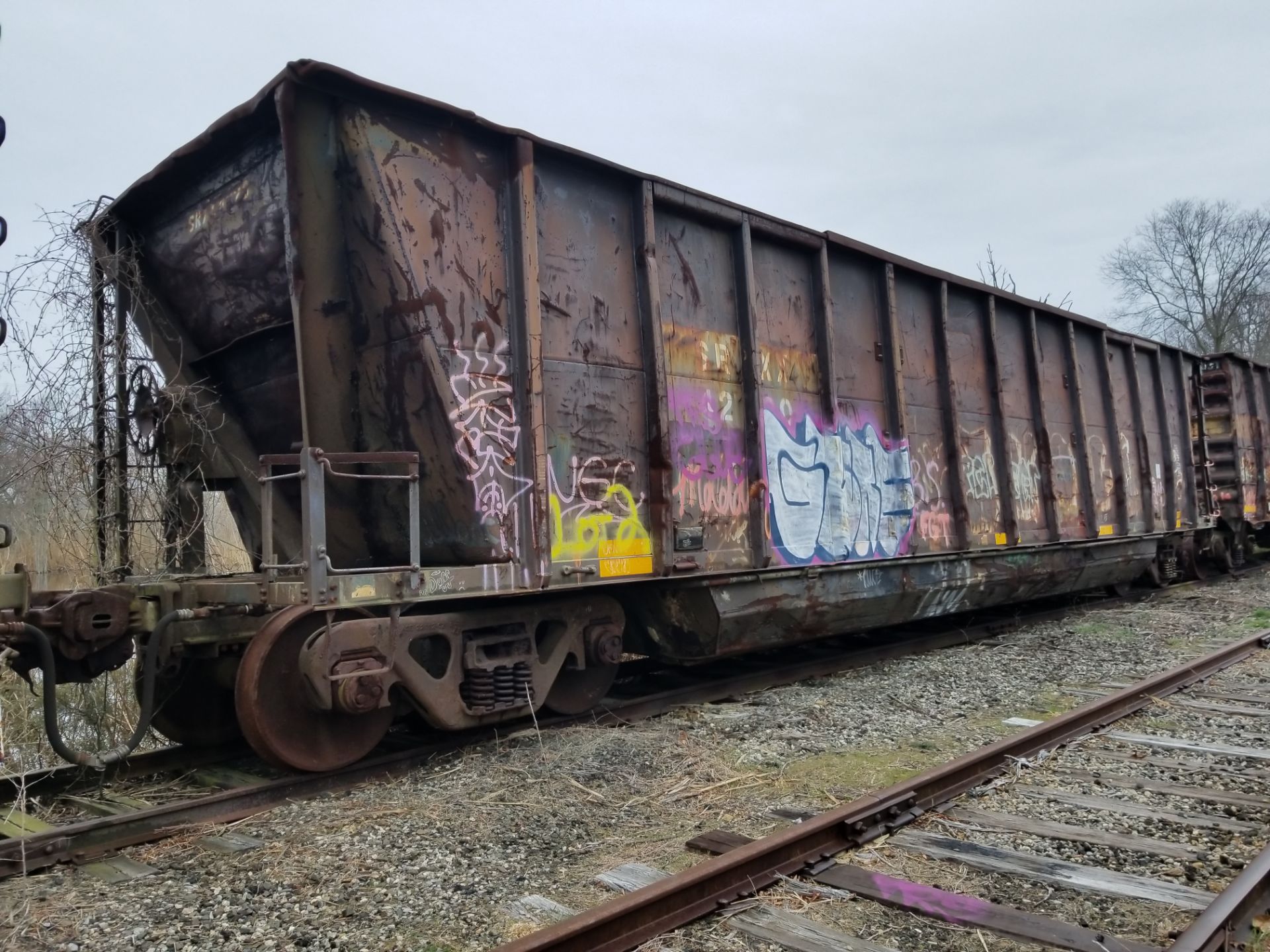 LOT 2 - (X 6) BATH TUB BELLY GONDOLA RAIL CARS (CAPE MAY, NJ) (2-1) SRXX 4207 BATH TUB BELLY GONDOLA - Image 14 of 23