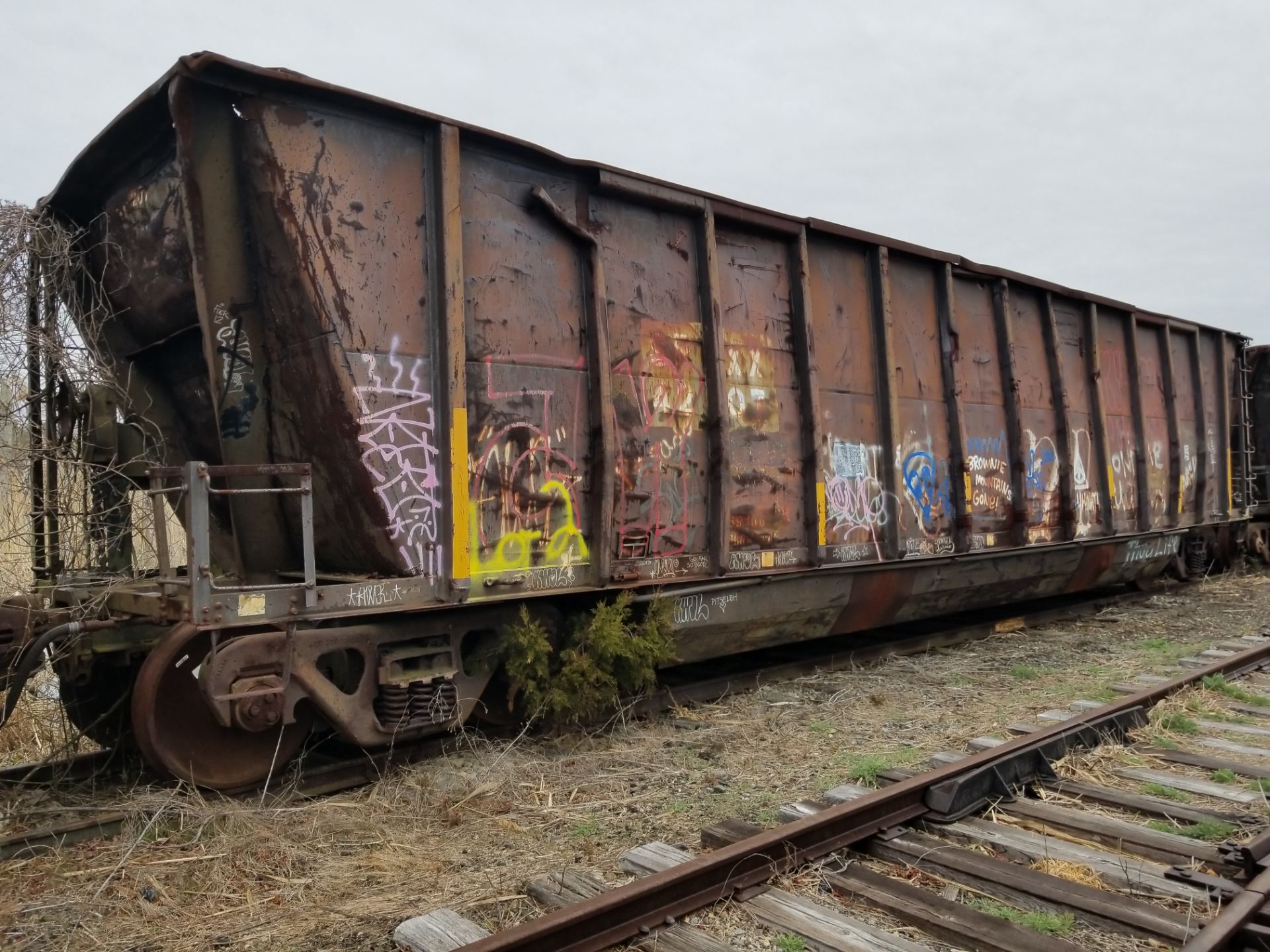 LOT 2 - (X 6) BATH TUB BELLY GONDOLA RAIL CARS (CAPE MAY, NJ) (2-1) SRXX 4207 BATH TUB BELLY GONDOLA