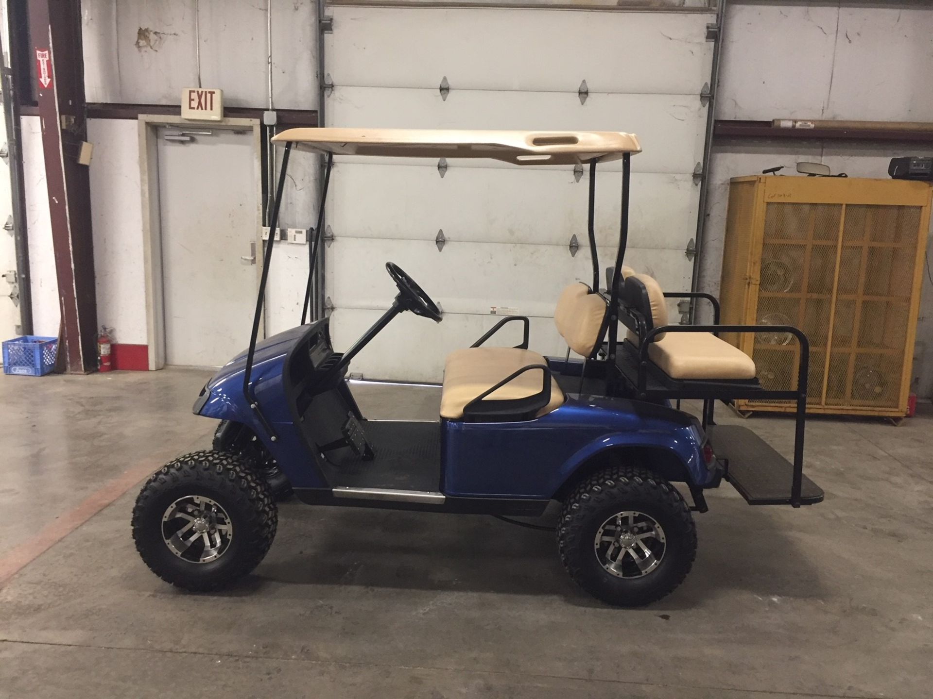 2010 EZGO PDS ELECTRIC GOLF CART, WITH 36 VOLT CHARGER, 4-PASSENGER FOLD DOWN SEAT, LIFT KIT, - Image 3 of 5