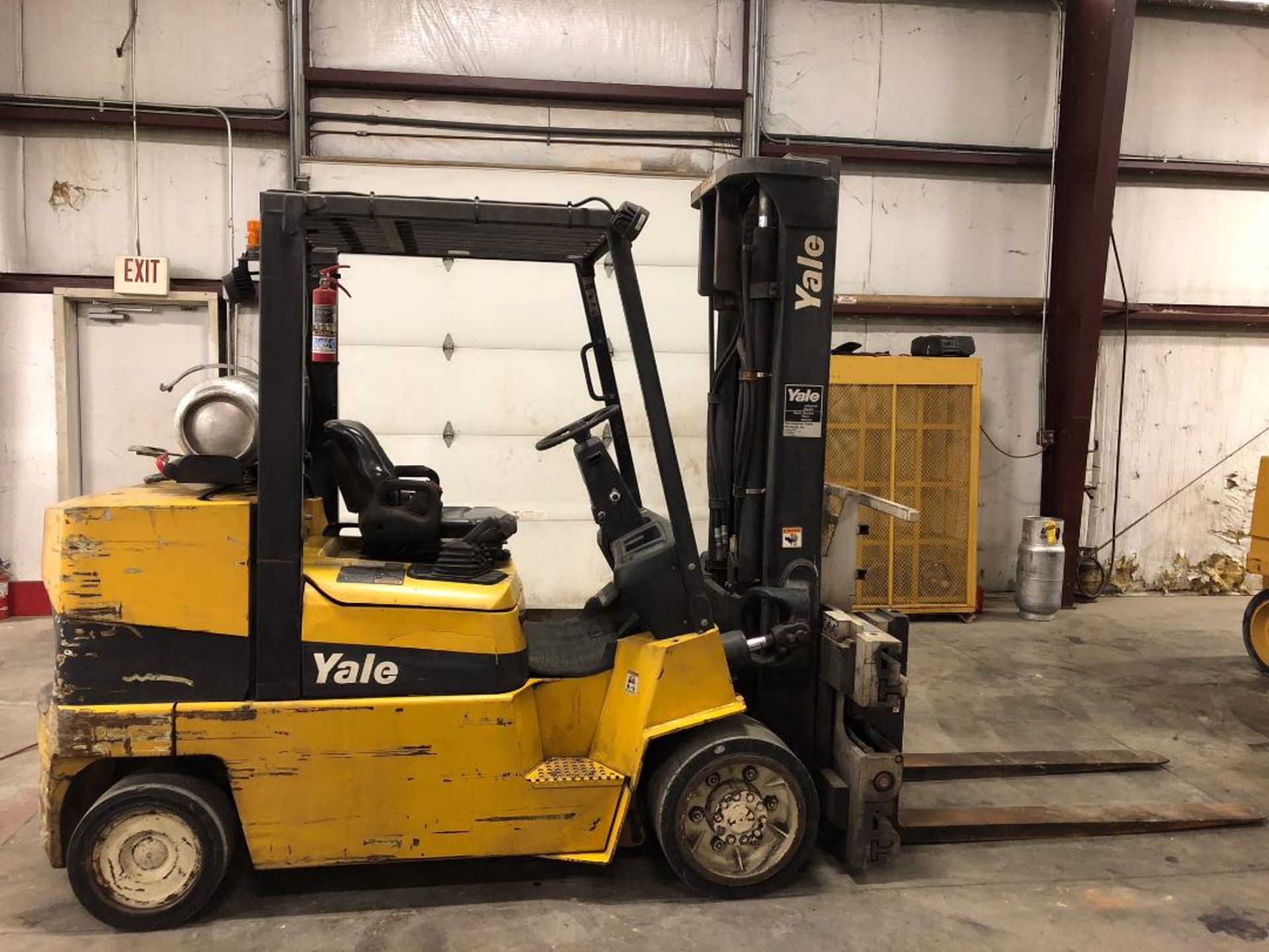 2005 YALE 10,000 LB. CAPACITY FORKLIFT, MODEL: GLC100MJN, S/N: D818V02463C, LPG, SOLID TIRES, 96''