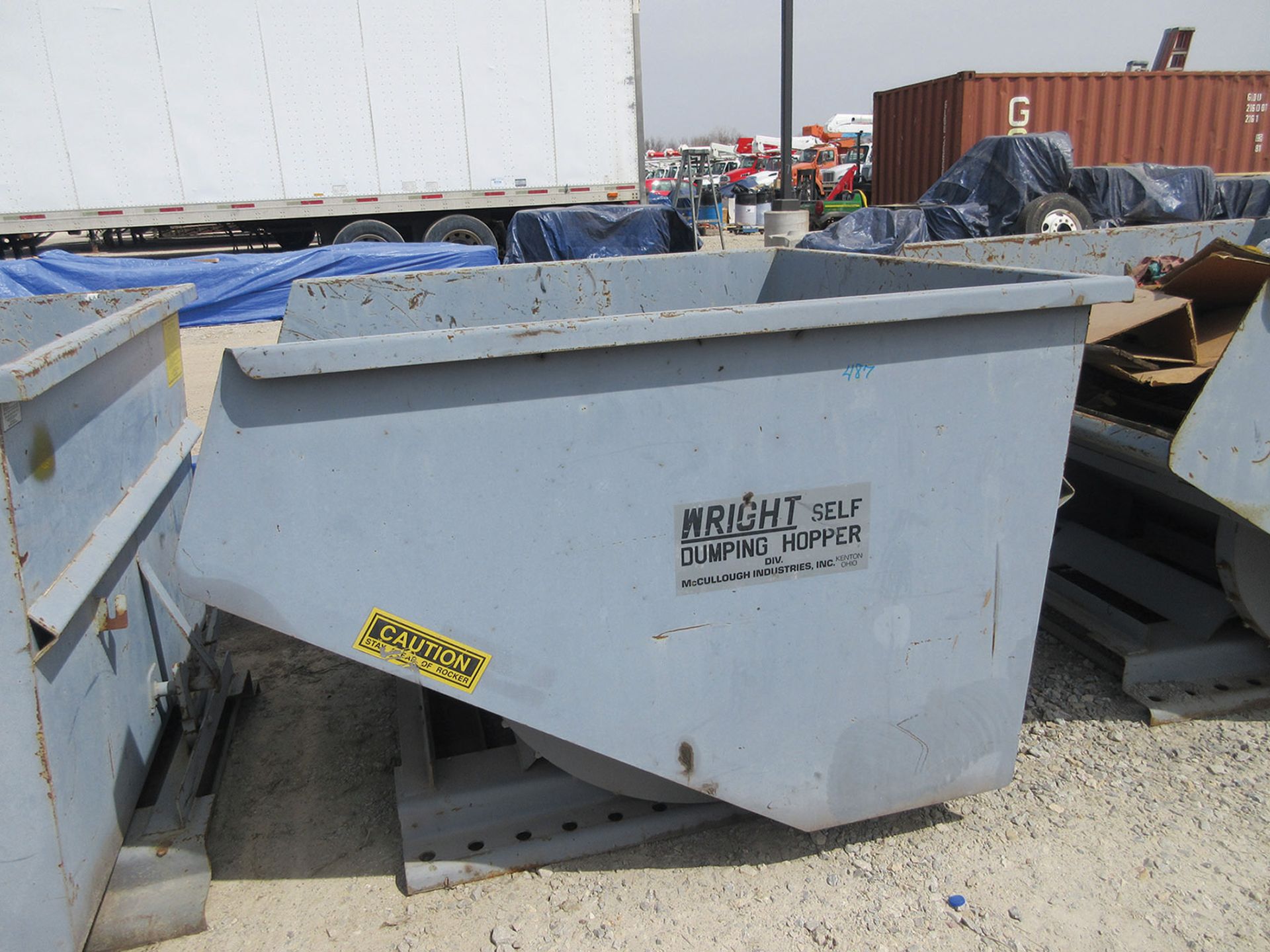 WRIGHT 3-YARD SELF DUMPING HOPPER