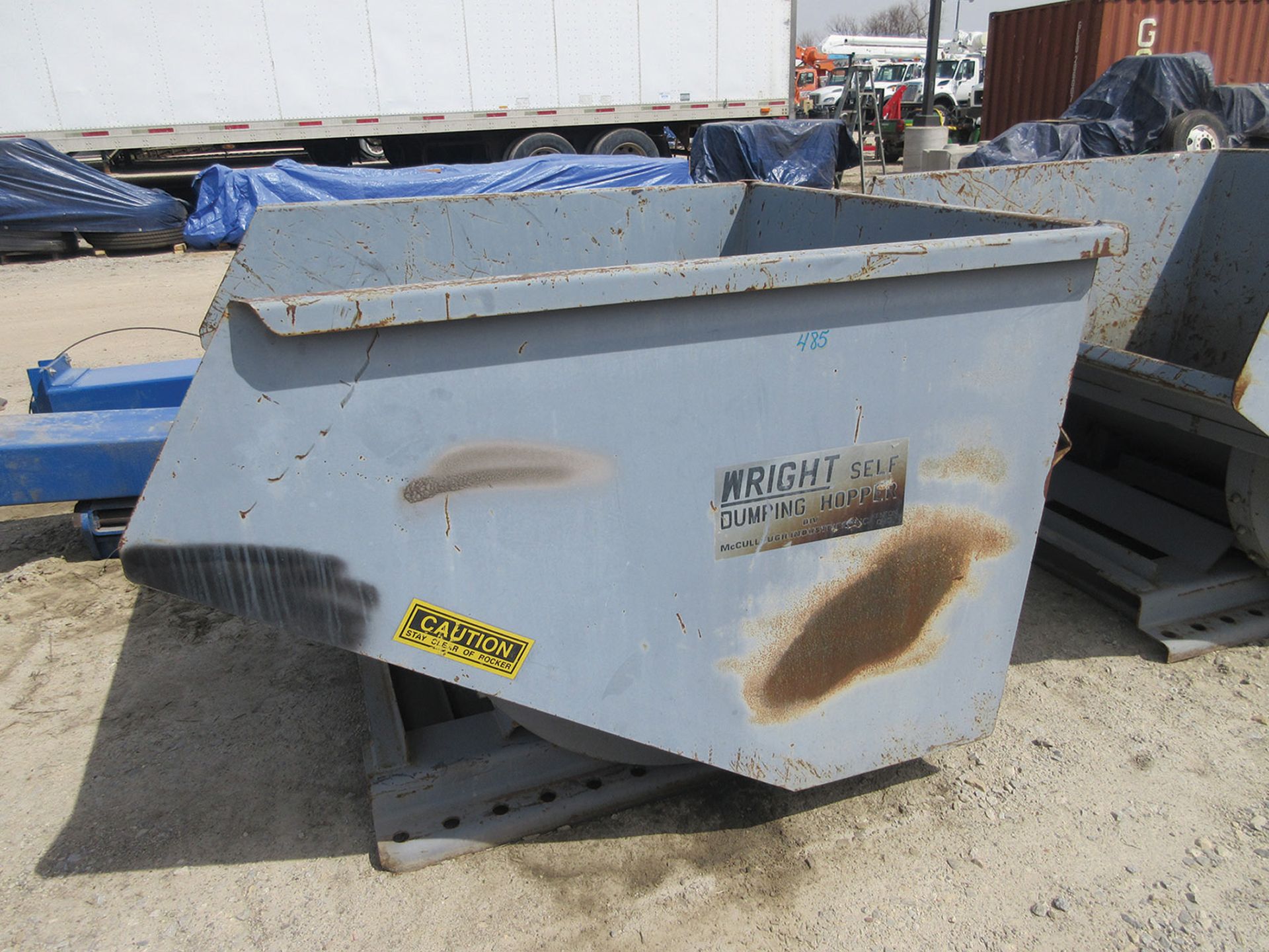 WRIGHT 3-YARD SELF DUMPING HOPPER