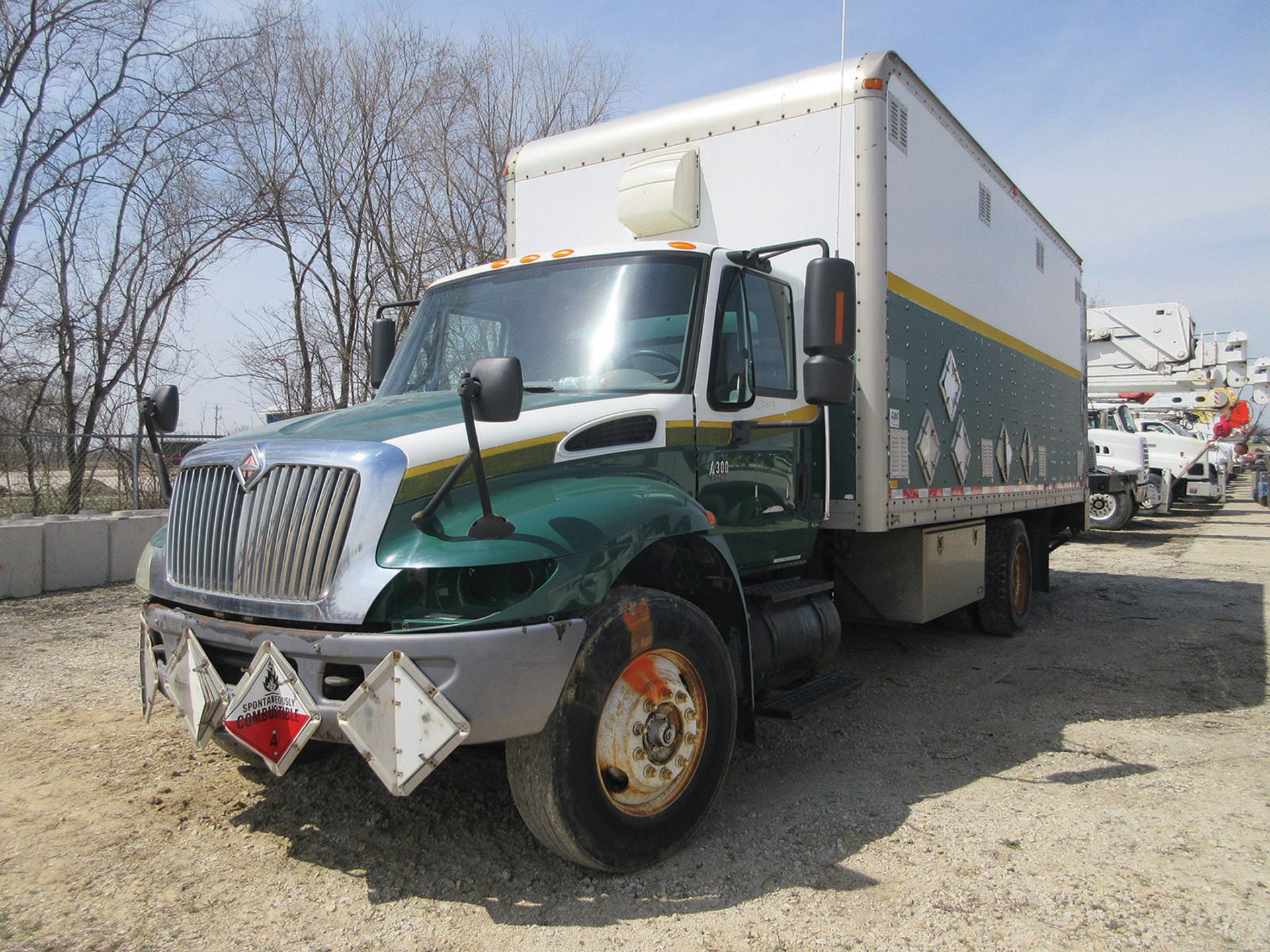 2004 INTERNATIONAL 4300SBA 4X2 S/A VAN BODY TRUCK, VIN 1HTMMAAN64H650578, 6-SPEED EATON MANUAL