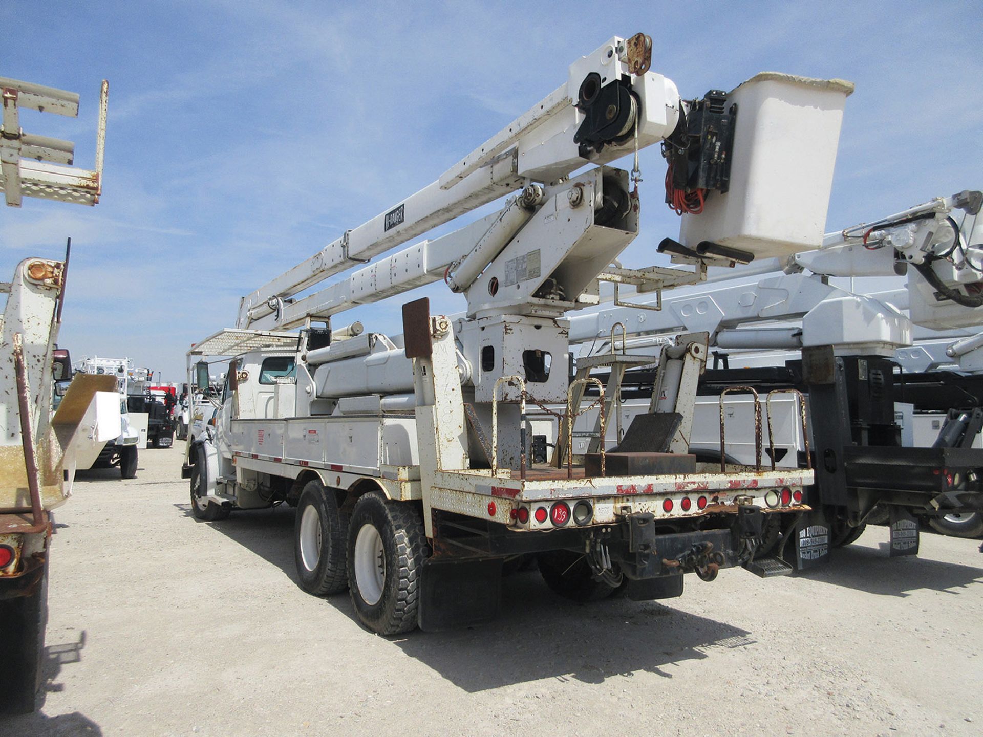 2003 TEREX HI-RANGER RM6075-100 ARTICULATING TELESCOPIC BUCKET TRUCK, S/N 2031122079, 100' - Image 2 of 4