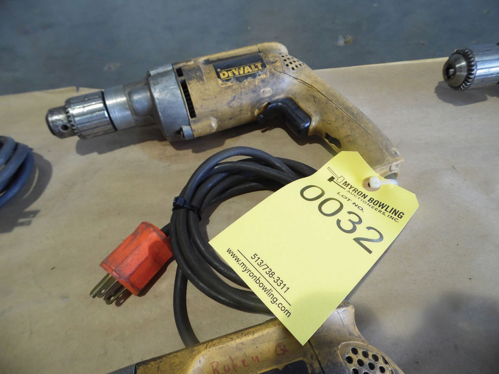 DEWALT 1/2'' DRILL