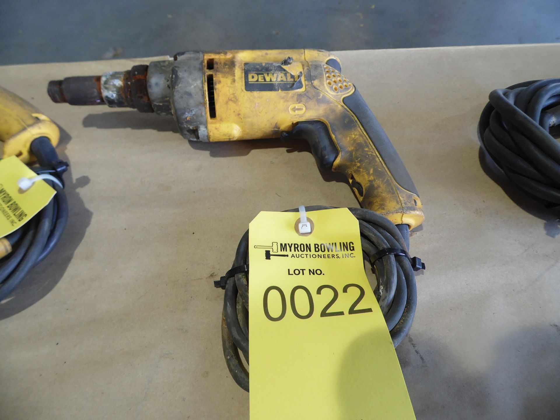 DEWALT DRYWALL SCREW GUN