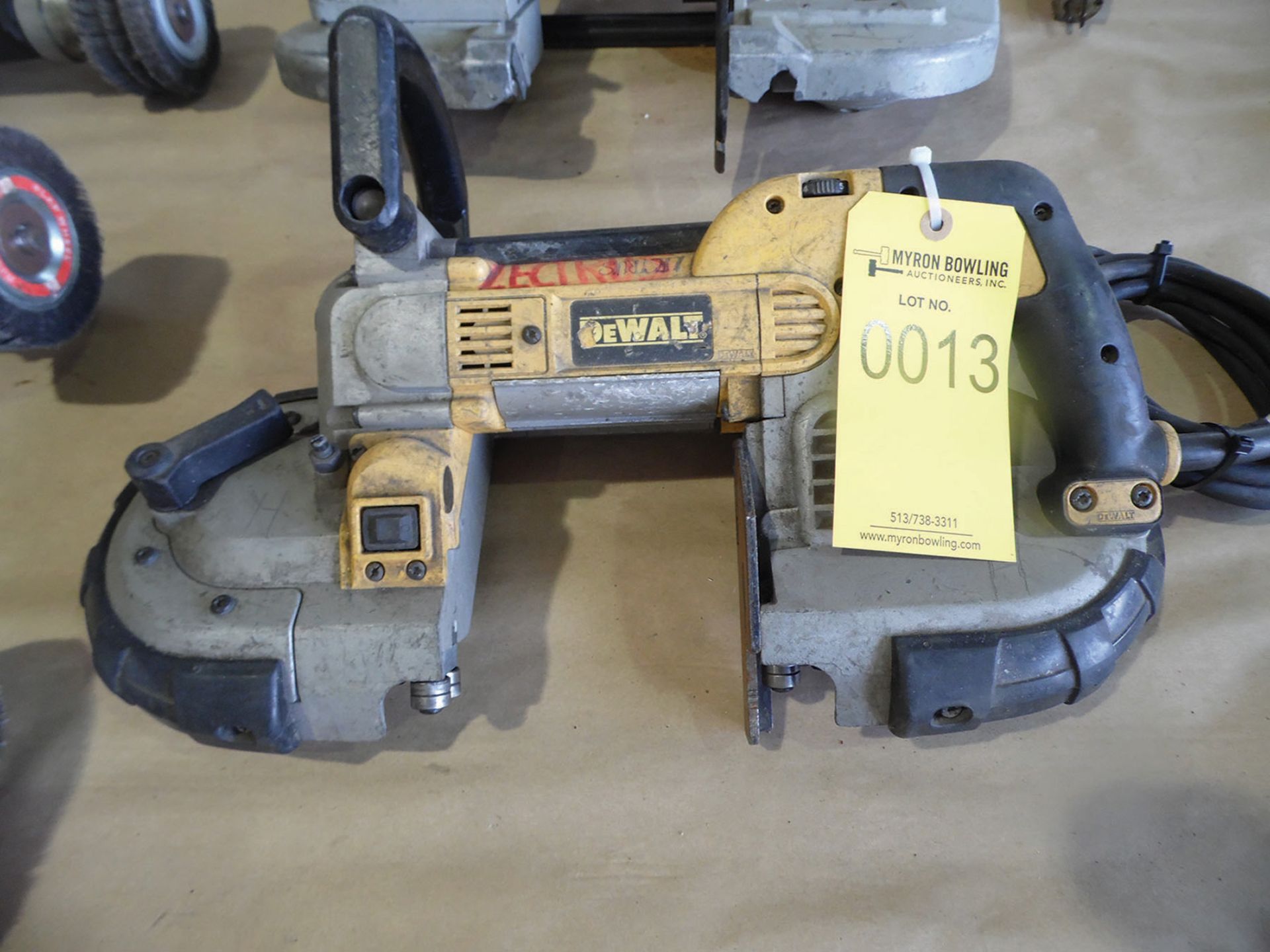 DEWALT DEEP CUT PORTABLE BAND SAW