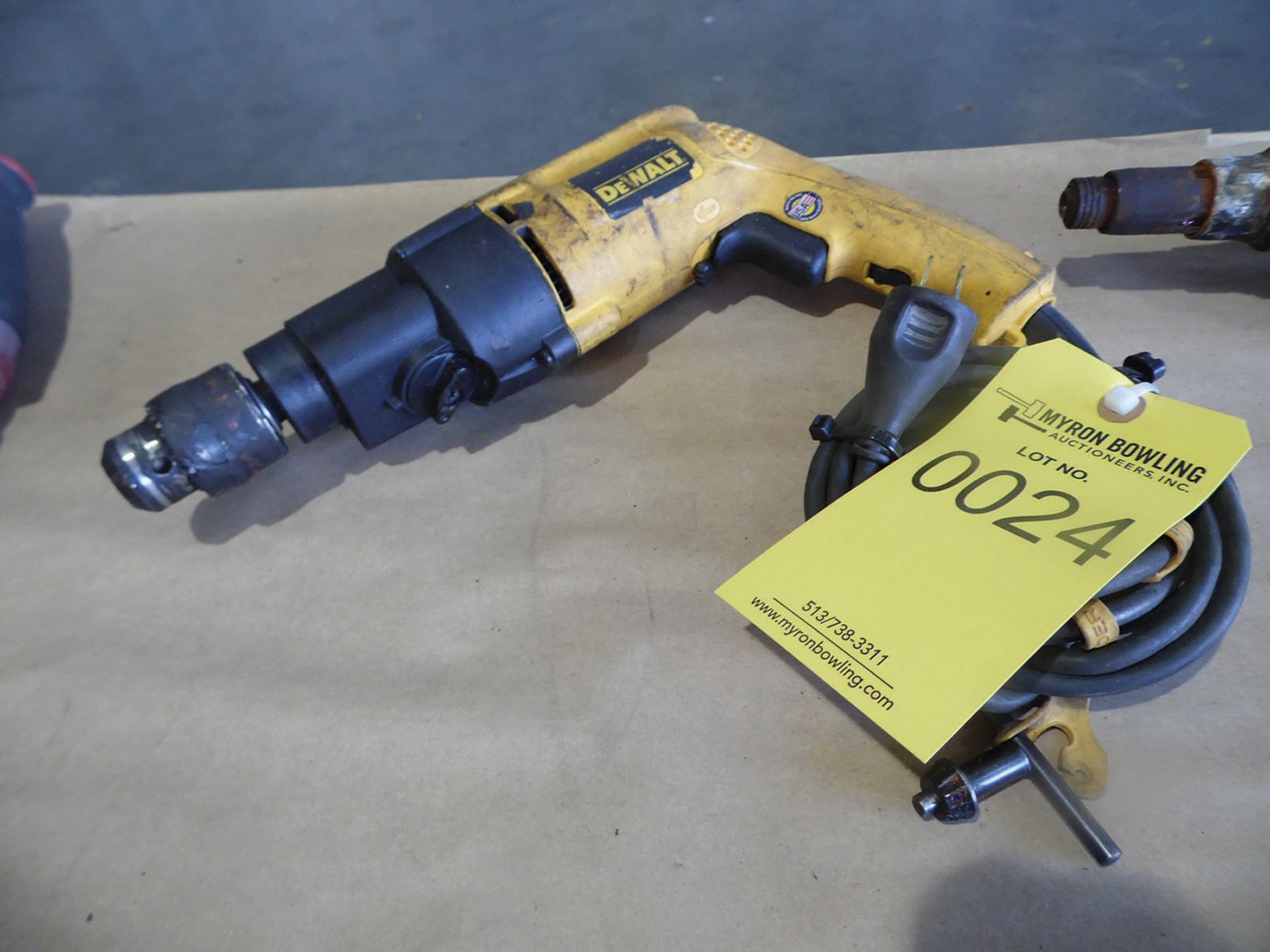 DEWALT 1/2'' DRILL