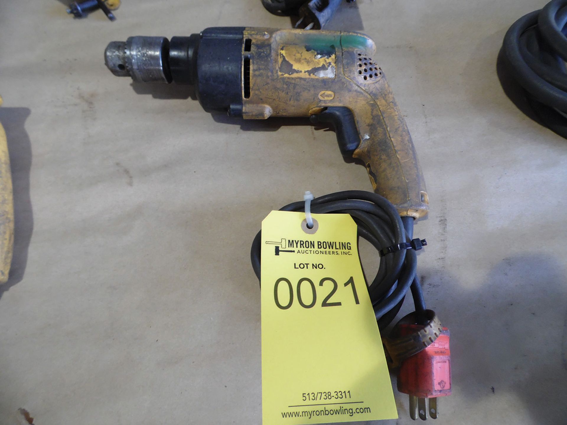 DEWALT 1/2'' DRILL