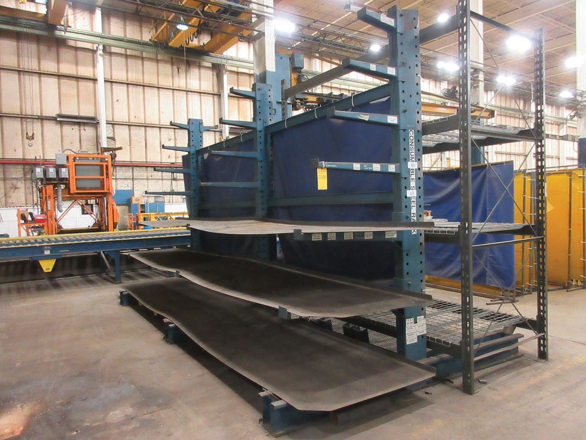 DOUBLE SIDED CANTILEVER RACK; (3) 10' UPRIGHTS, (36) VARIED LENGTH ARMS