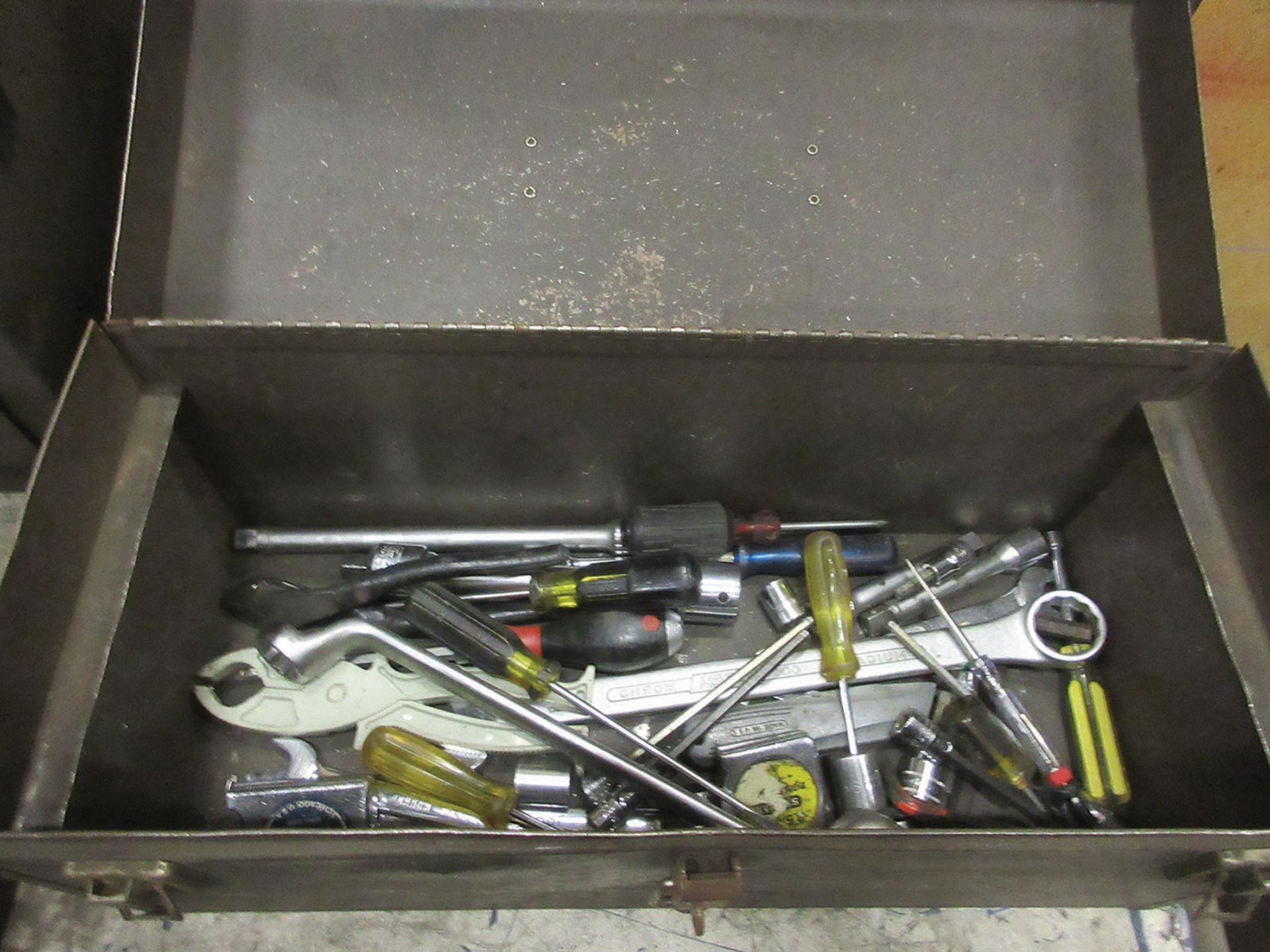 KENNEDY TOOL BOX WITH ASSORTED TOOLS - Image 2 of 2