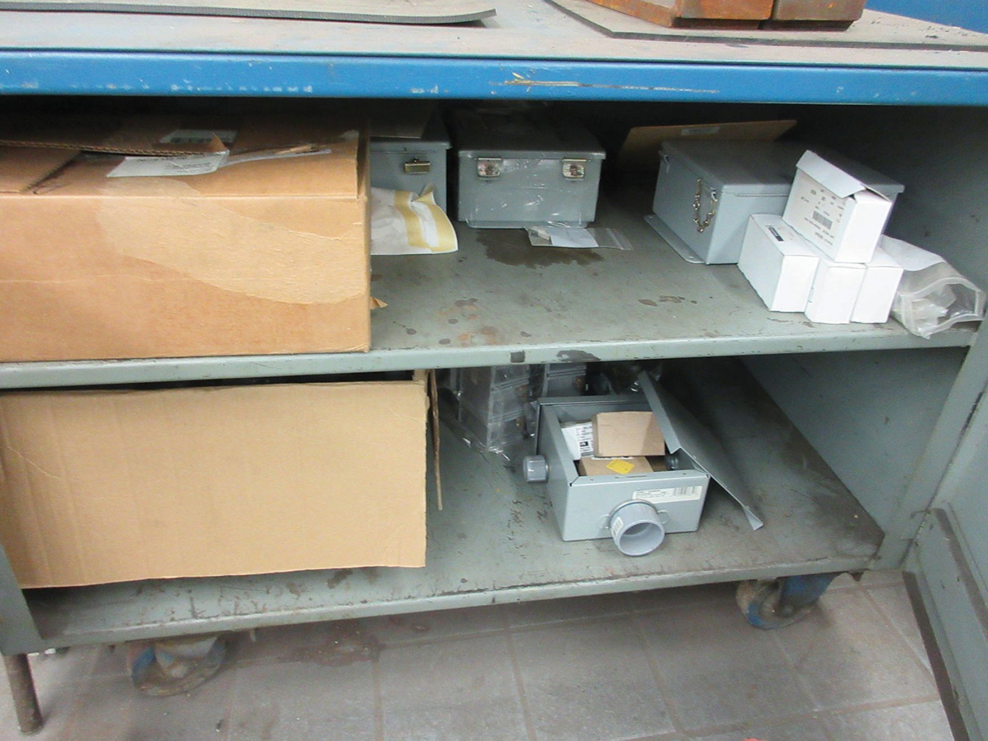 TOOL CART WITH CONTENTS - Image 2 of 2
