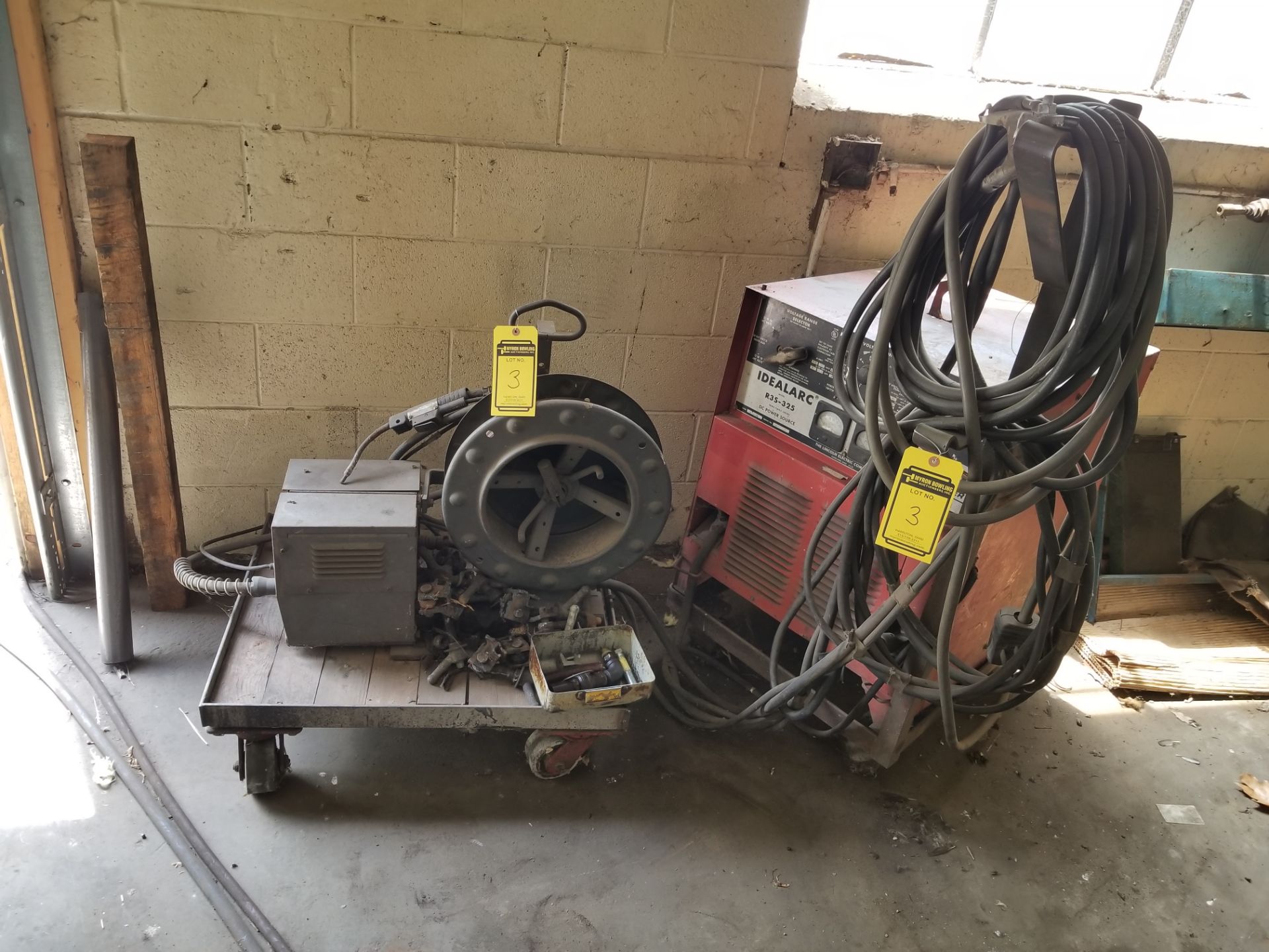 LINCOLN IDEAL ARC R3S-325 DC ARC WELDER WITH LEADS, TWIN LINE HOSE AND WELDING HEAD, LINCOLN LN-7 - Image 3 of 3