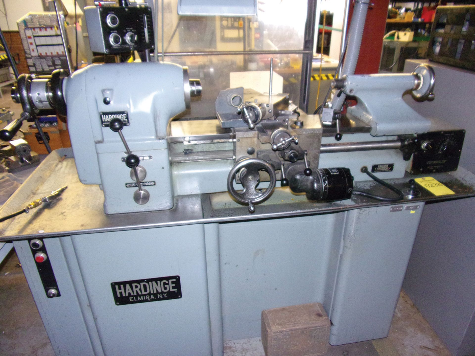 HARDINGE DOVE TAIL LATHE