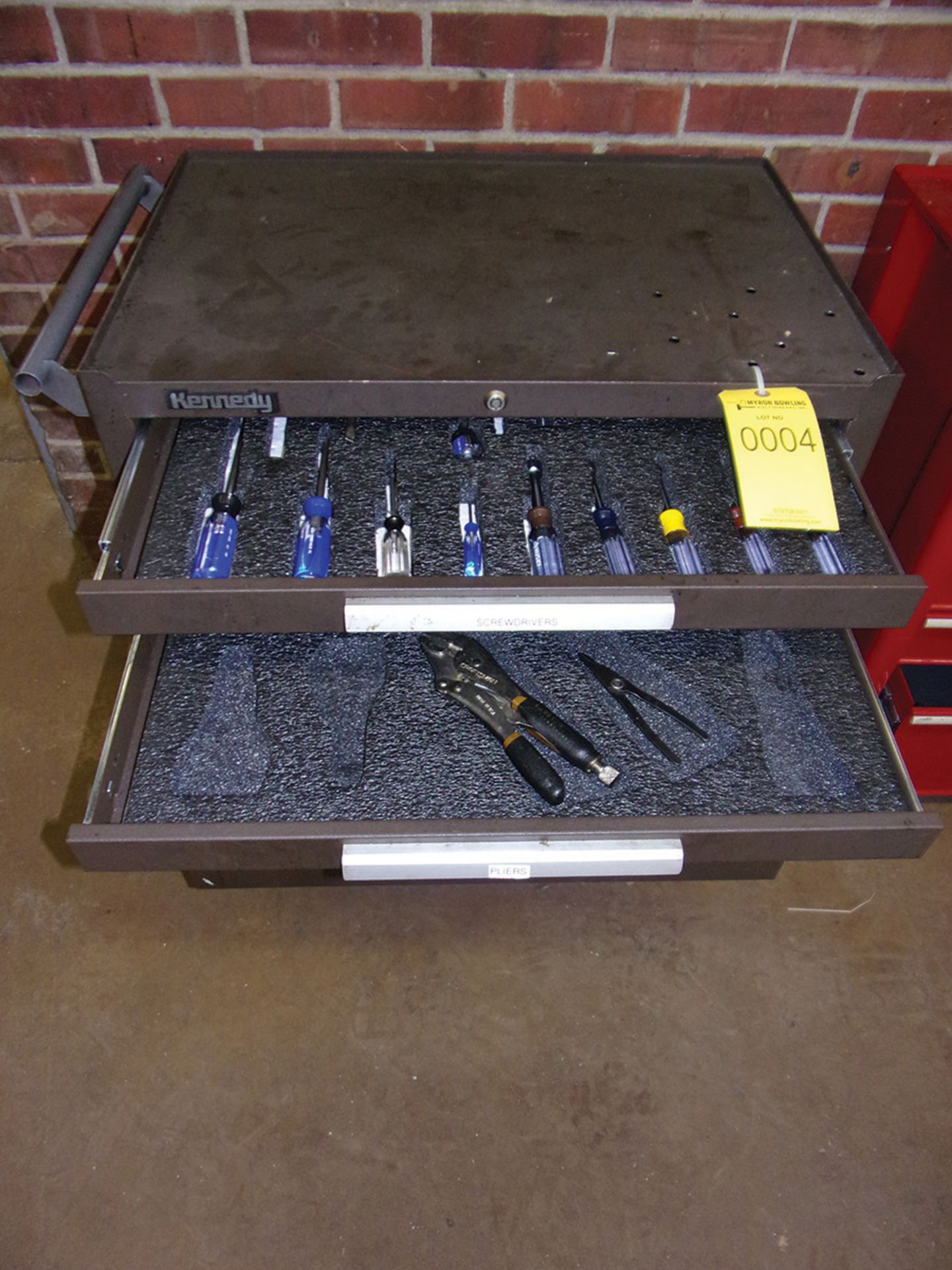 KENNEDY 7-DRAWER TOOL CHEST WITH TOOLS