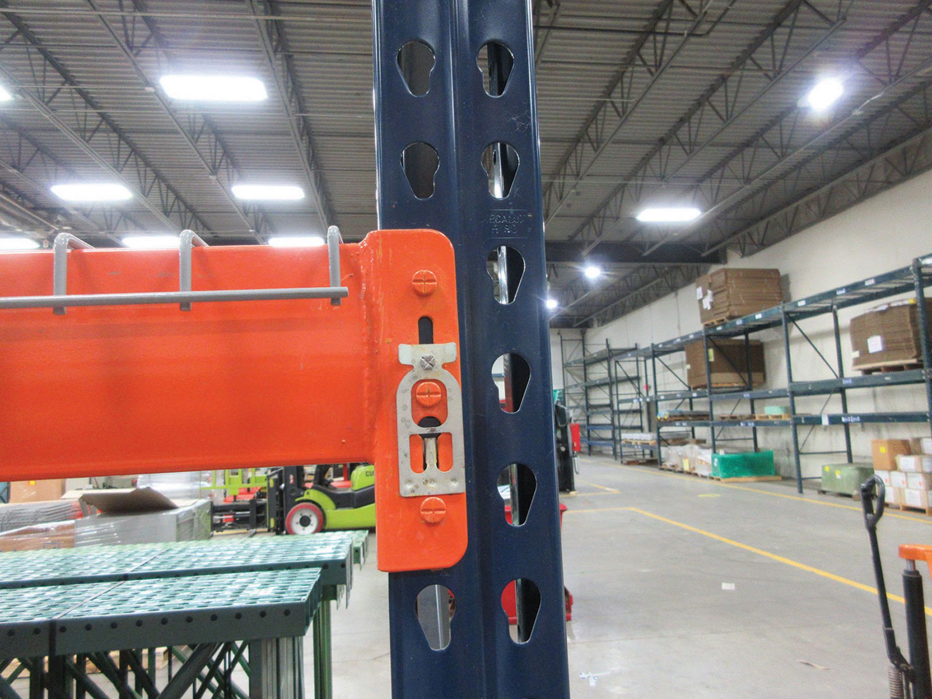 (10) SECTIONS OF STEEL KING TEARDROP STYLE PALLET RACK; (11) 18' UPRIGHTS, (71) 4'' X 8' CROSSBEAMS, - Image 3 of 3