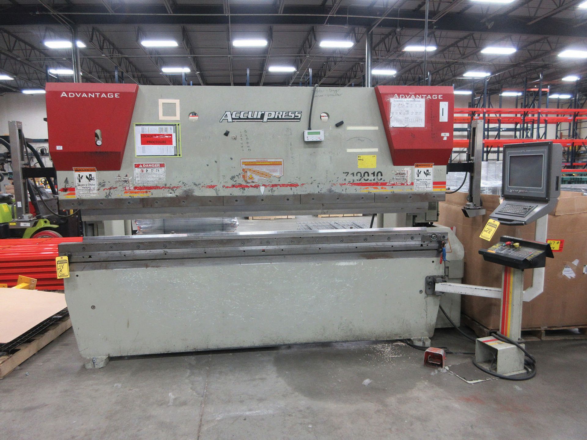 2005 ACCURPRESS 100 TON X 10' HYDRAULIC PRESS BRAKE; MODEL ADVANTAGE 710010, ACCURPRESS ETS 3000