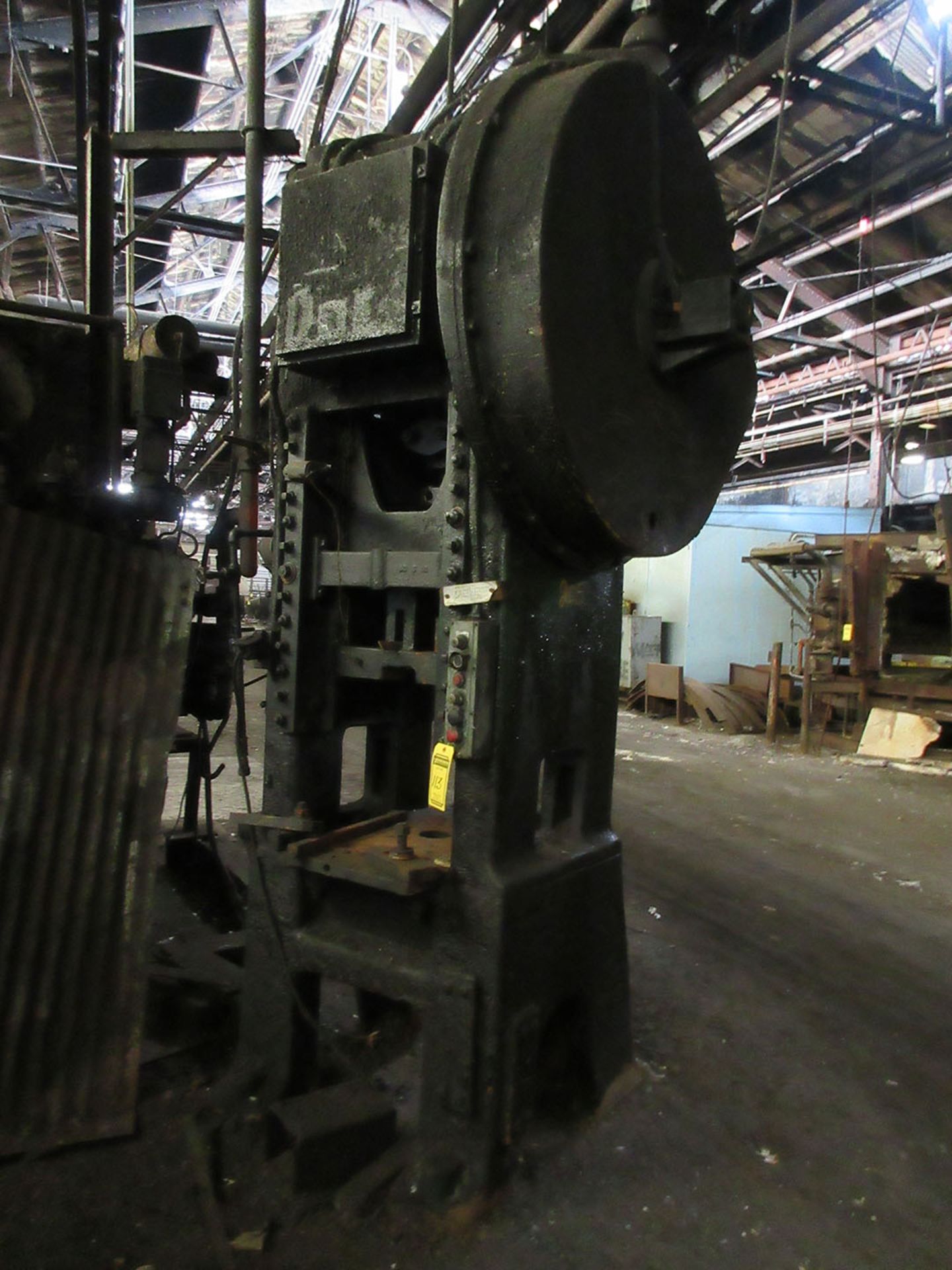 MINSTER 75-TON SINGLE CRANK STRAIGHT SIDE PRESS