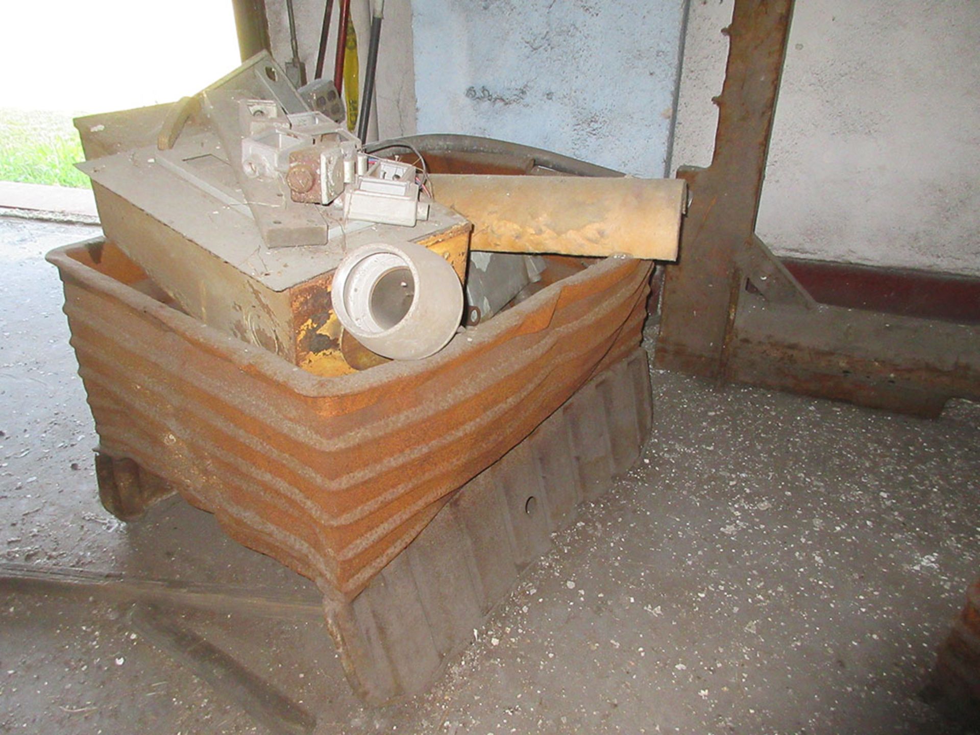 ROOM CONTENTS; BINS, SHELVES, BRICKS, MASONRY BLOCKS, AND ELECTRIC BOXES - Image 4 of 4