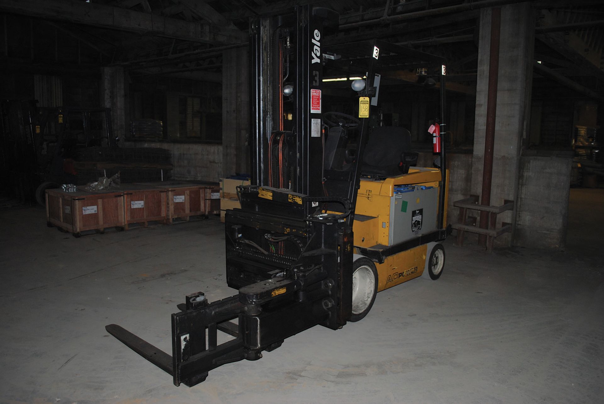 YALE FORKLIFT; MODEL ERC065GHN36TE094, S/N A908N01626C, 36-VOLTS, ATTACHMENT 980, CARRIAGE & - Image 4 of 8