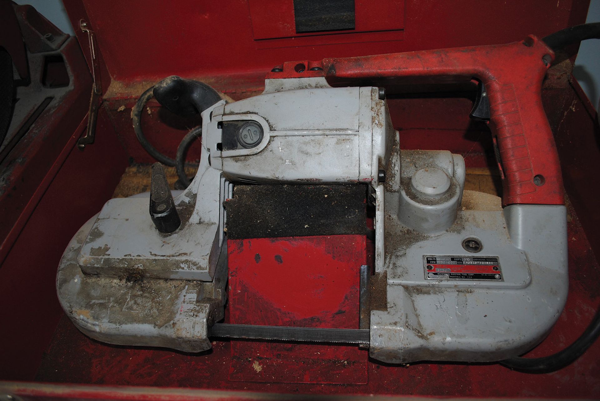 MILWAUKEE HEAVY DUTY BAND SAW; CAT # 6236, S/N 769B497030532, 120 AC/DC, 350/250 RPM - Image 2 of 2