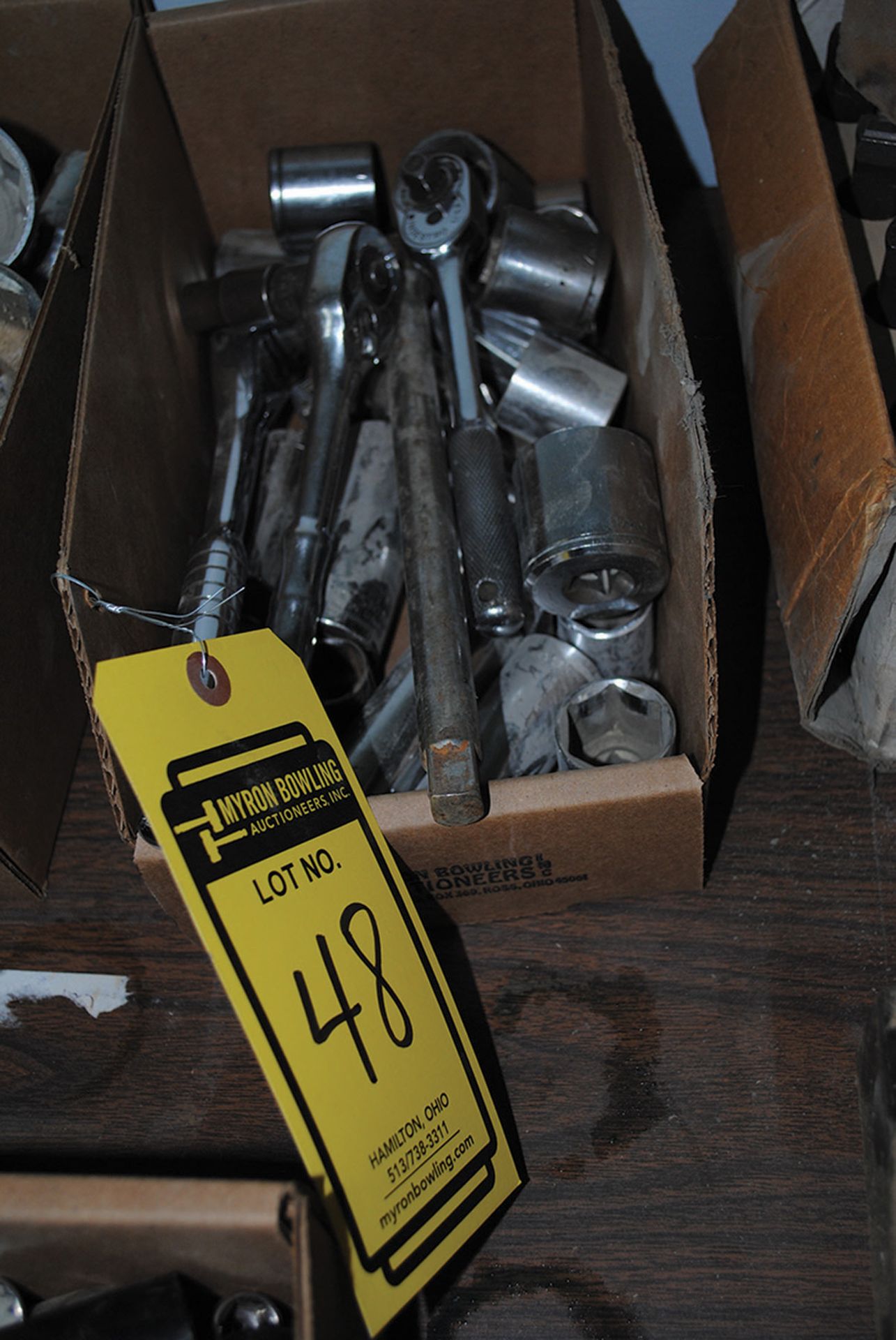 LOT OF LARGE SOCKET & WRENCHES