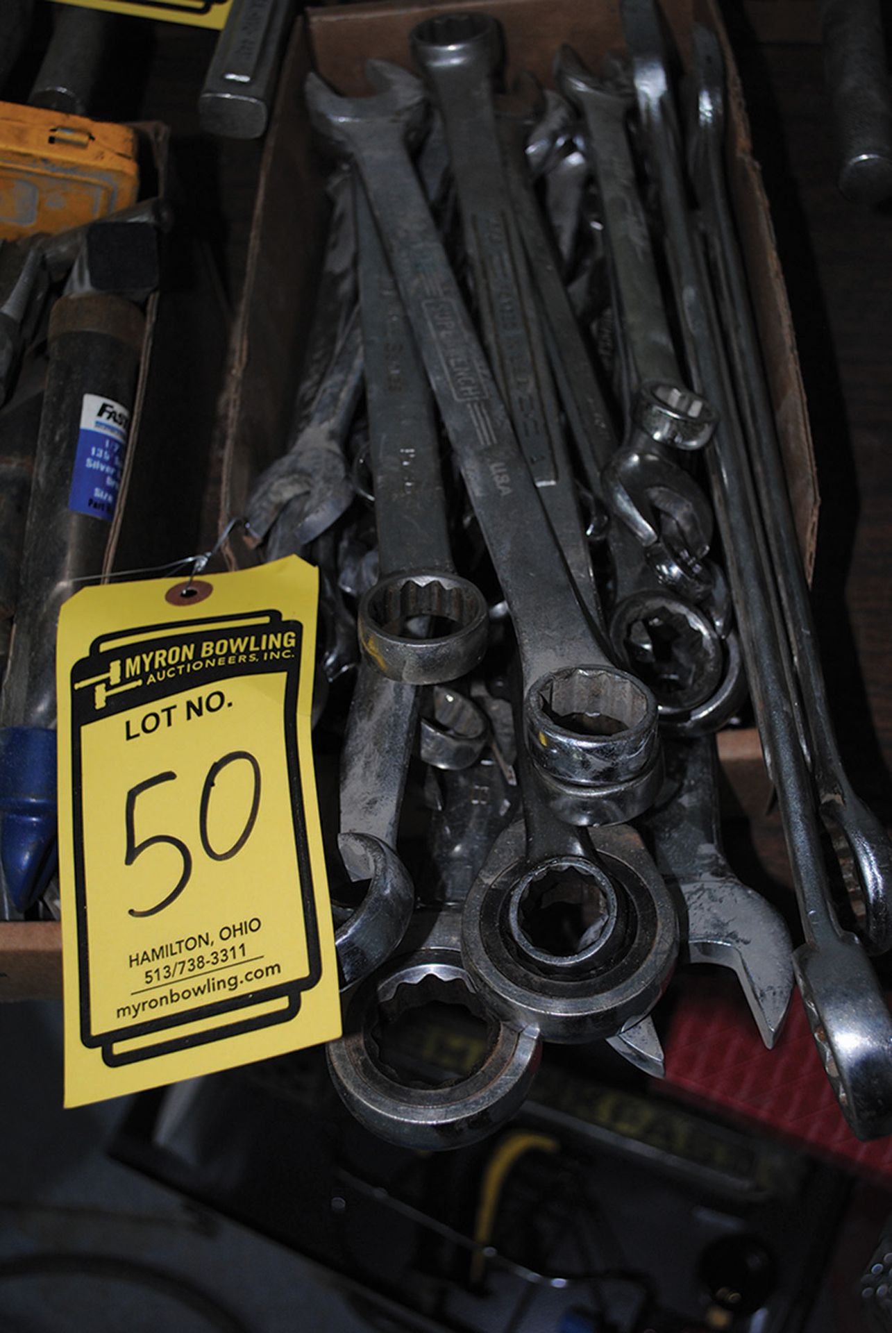 LOT OF ASSORTED WRENCHES