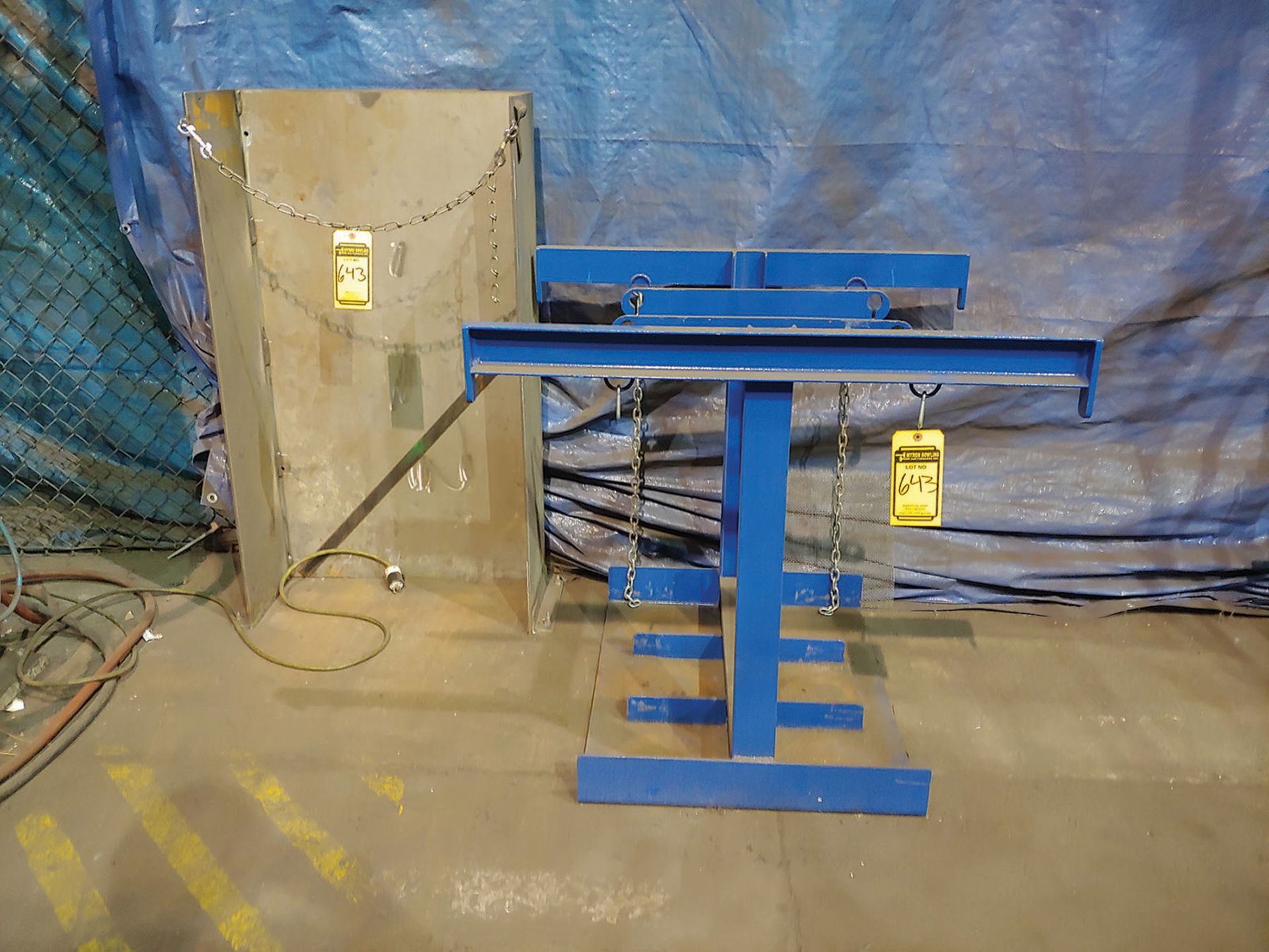 LIFTING DEVICES (X2)