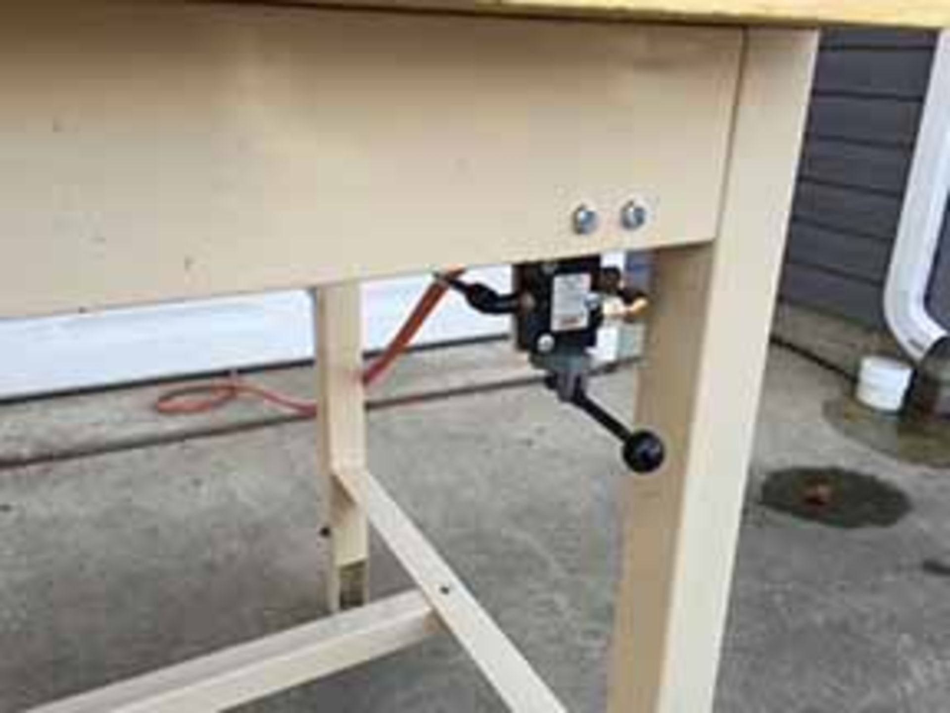 PRO-LINE AIR ACTUATED BALL LIFT TABLE 30" X 48" X 34" T - Image 2 of 5