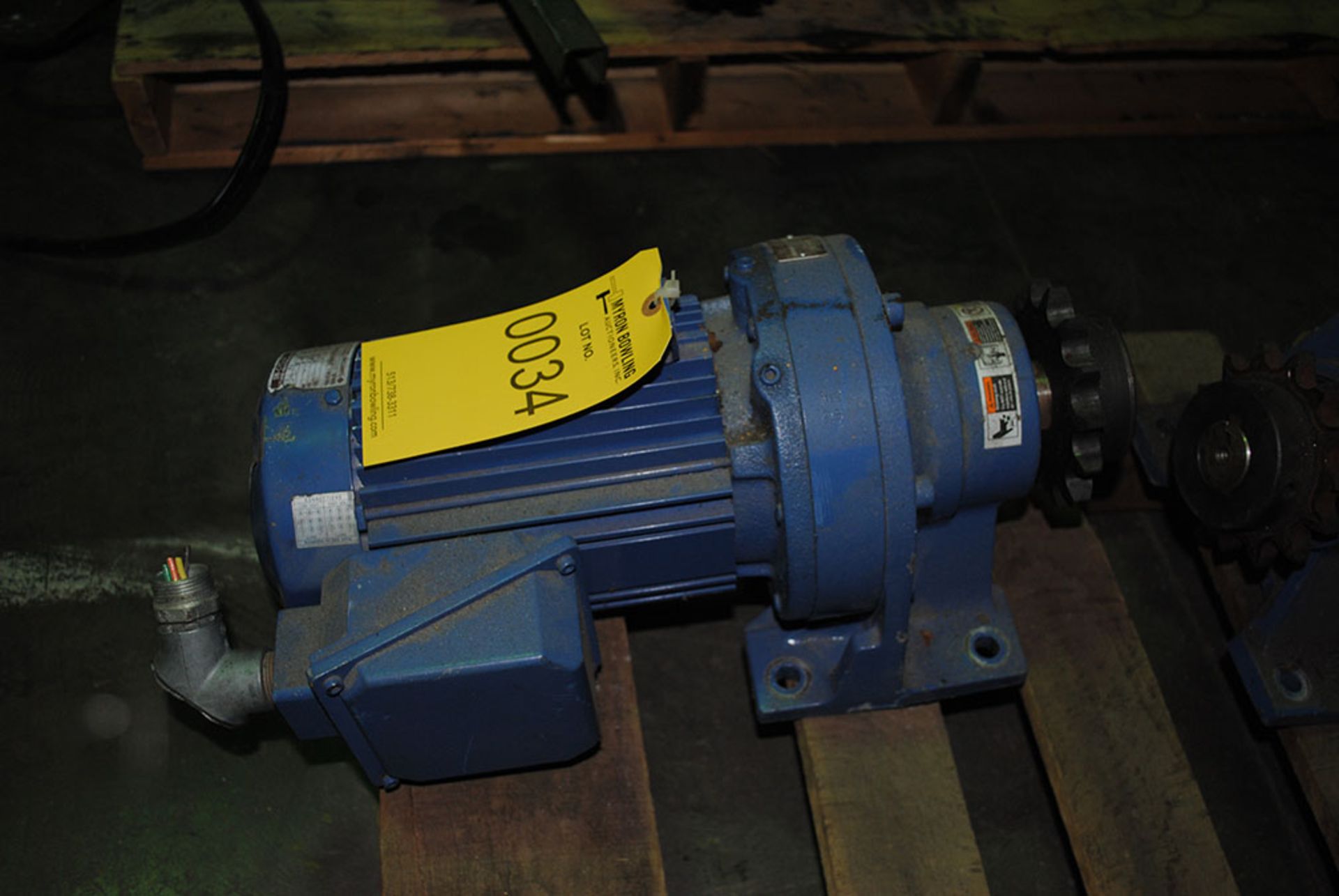 SM CYCLO 3-PHASE INDUCTION MOTOR; 2-HP, TYPE TC-FX, 230/460 VOLTS, 60-HZ