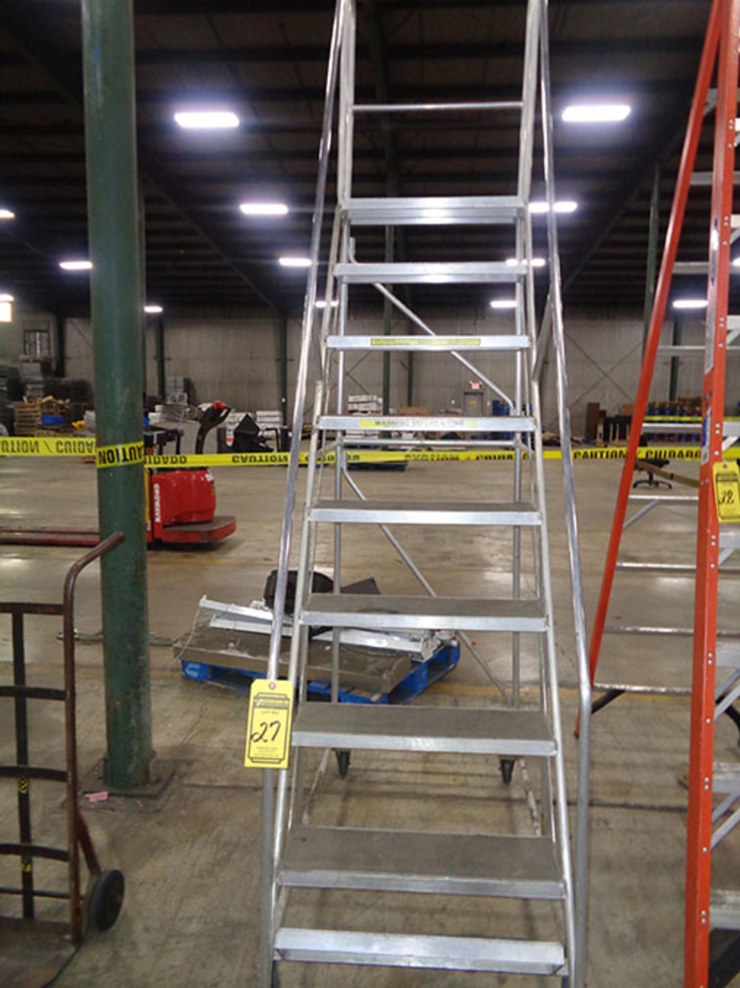 ALUMINUM ROLLING LADDER