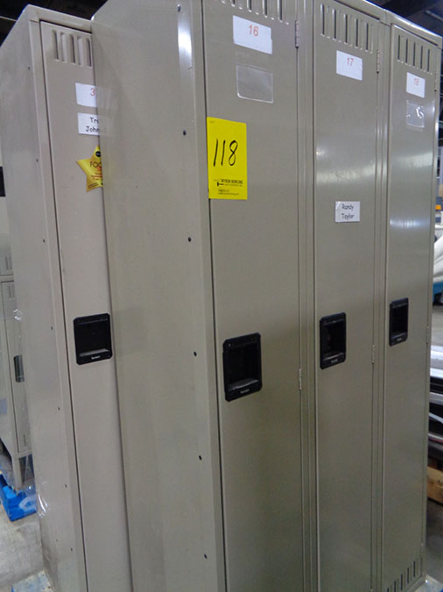 LOT OF TENNSCO LOCKERS