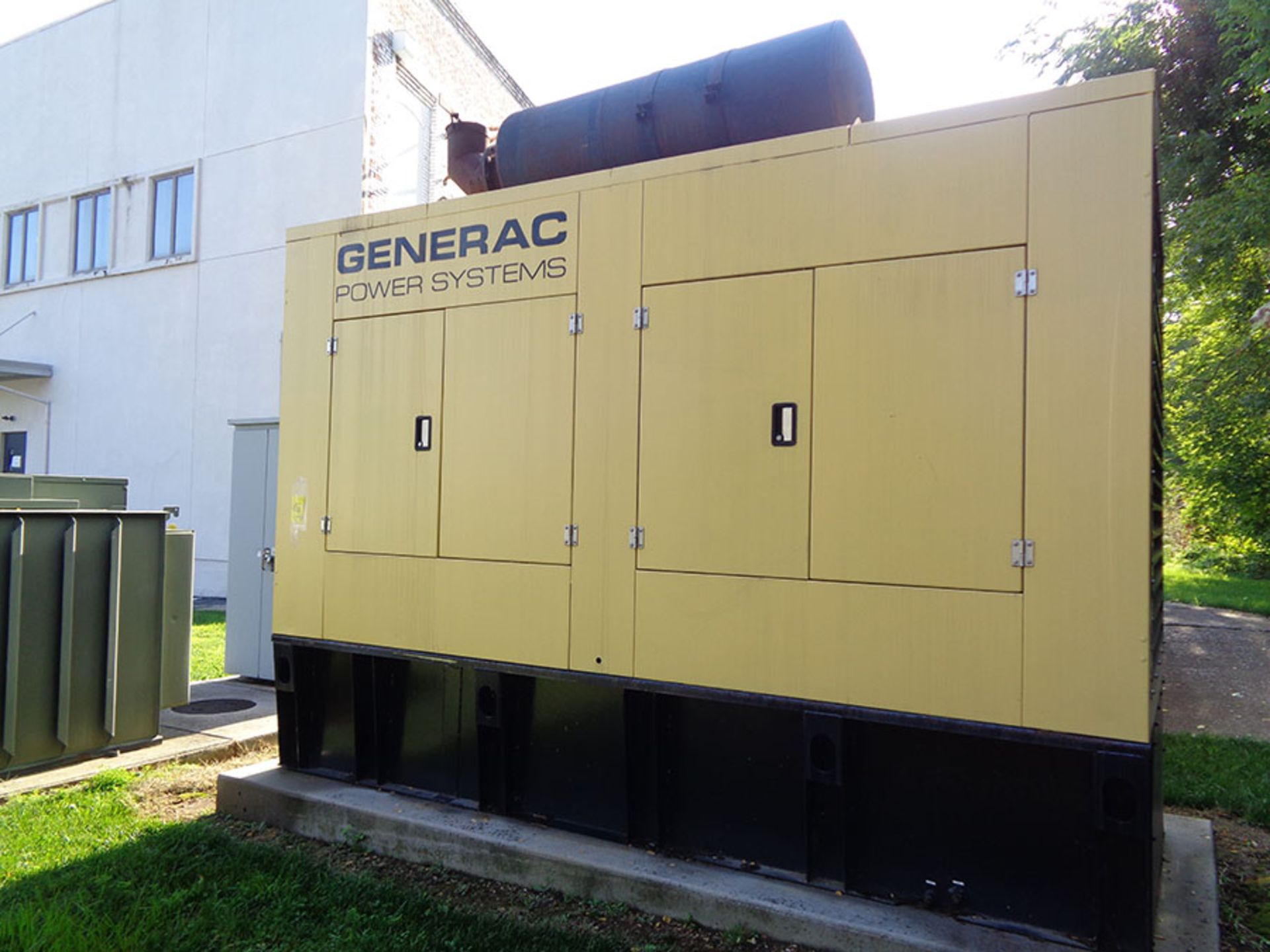 2001 GENERAC 600-KVA DIESEL GENERATOR; MOD 0045290, S/N 3516130, 277/480, AMPS, 902.14 KVA, 300 HRS