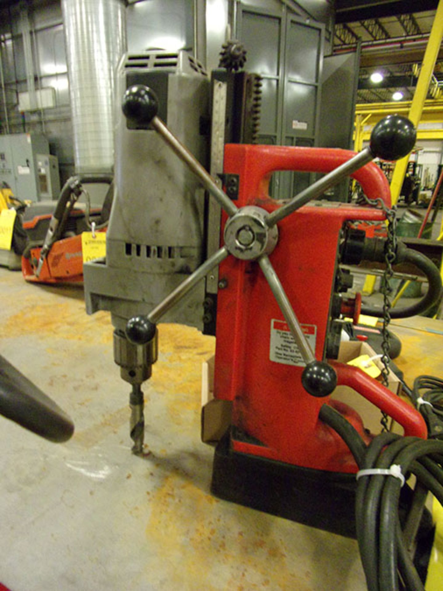 MILWAUKEE ELECTROMAGNETIC DRILL PRESS