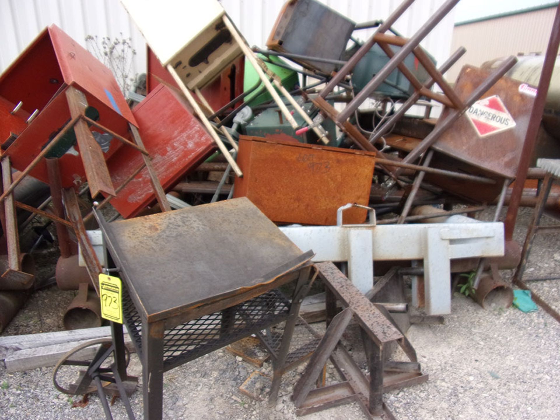 LOT OF STEEL CABINETS