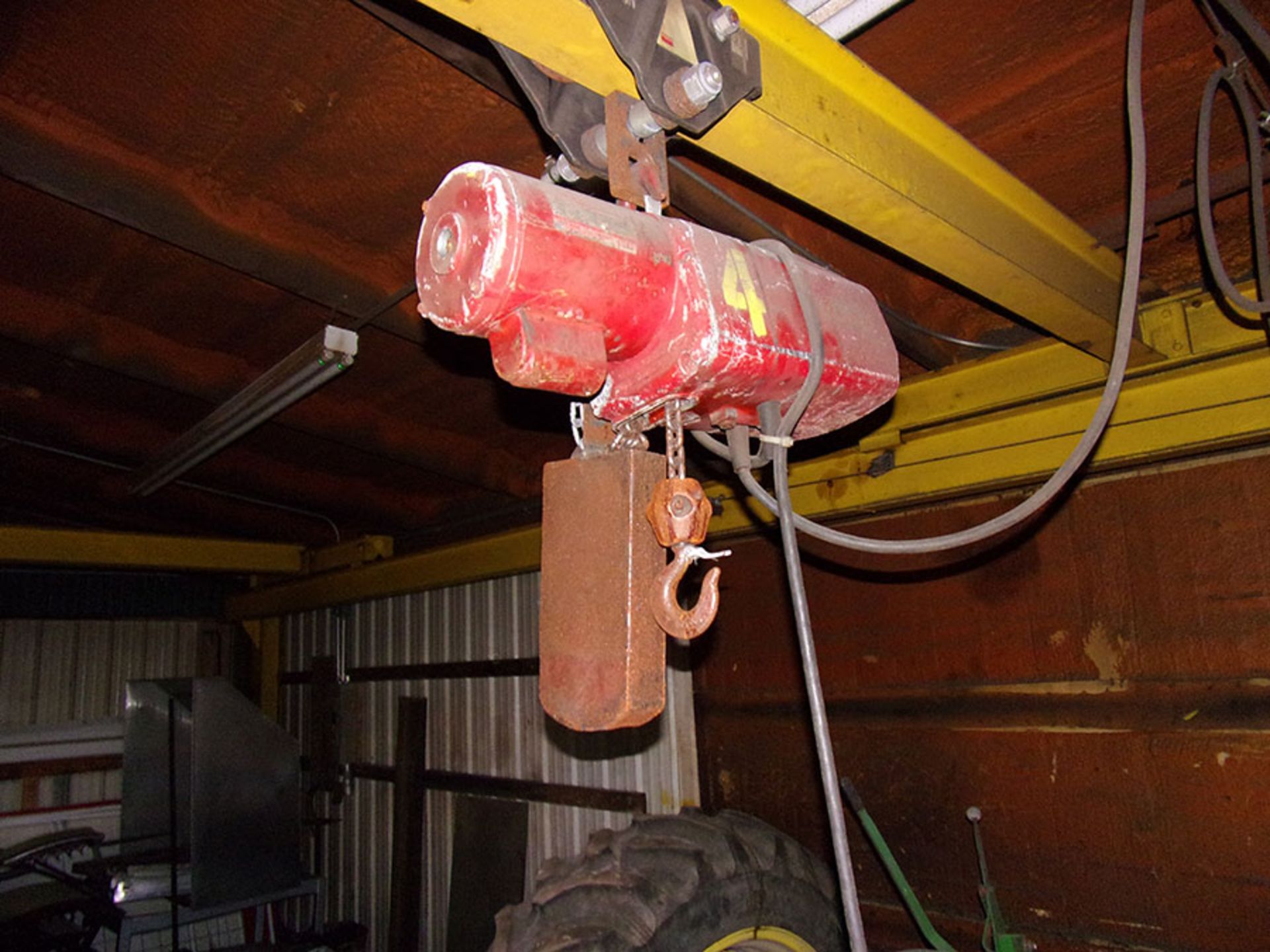 DAYTON 1-TON HOIST (HOIST ONLY)