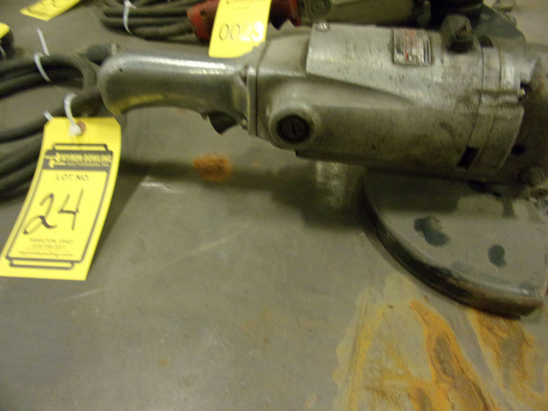 MILWAUKEE ANGLE GRINDER