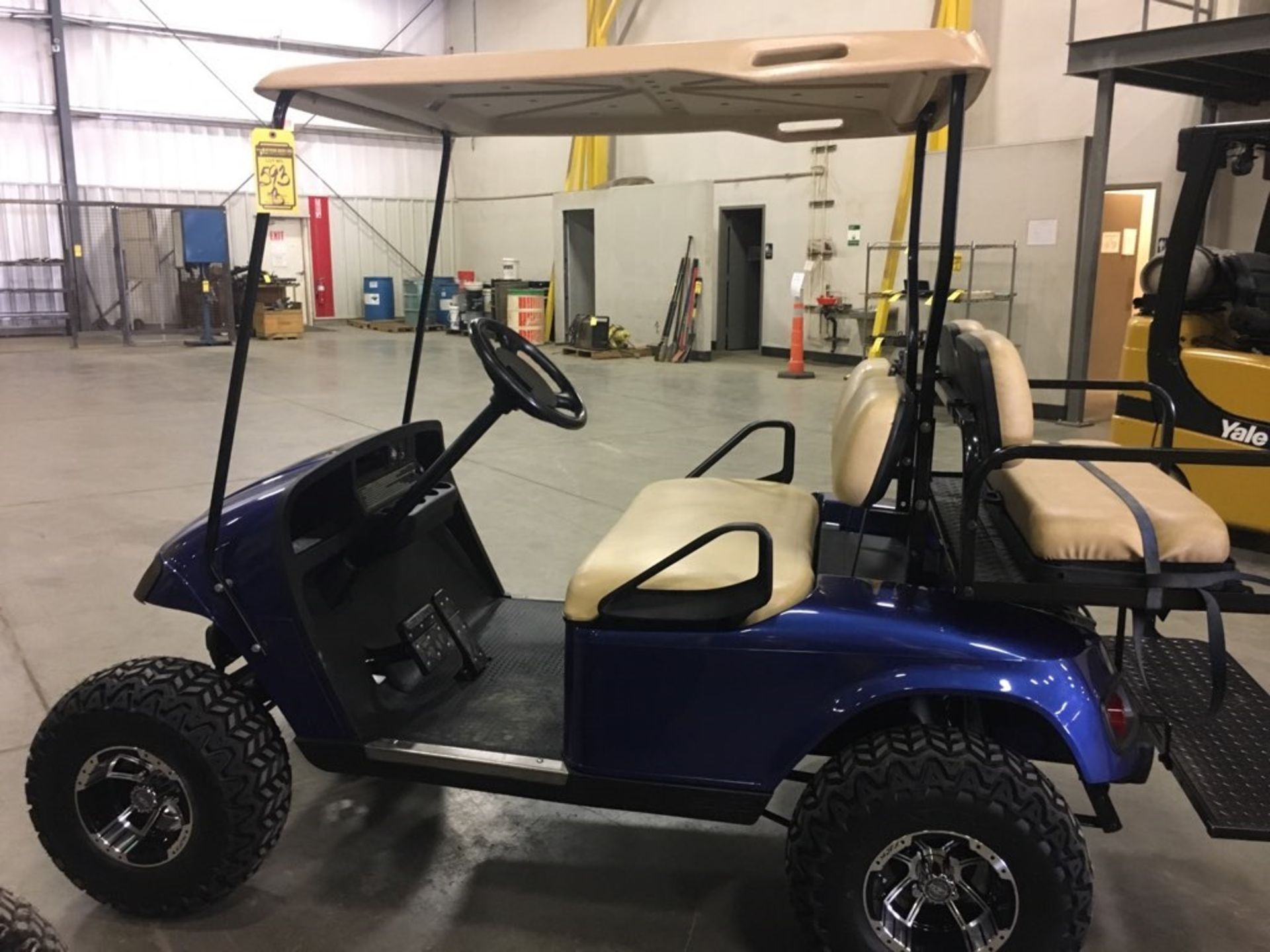 EZGO BATTERY GOLF CART WITH 36-VOLT BATTERY & CHARGER (BLUE)