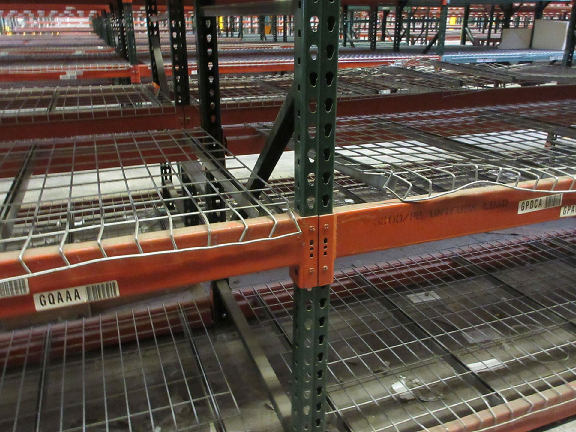 (34) SECTIONS OF TEARDROP STYLE PALLET RACK; (36) 20' UPRIGHTS, (672) 12' X 4'' CROSSBEAMS, (134) 8' - Image 4 of 4